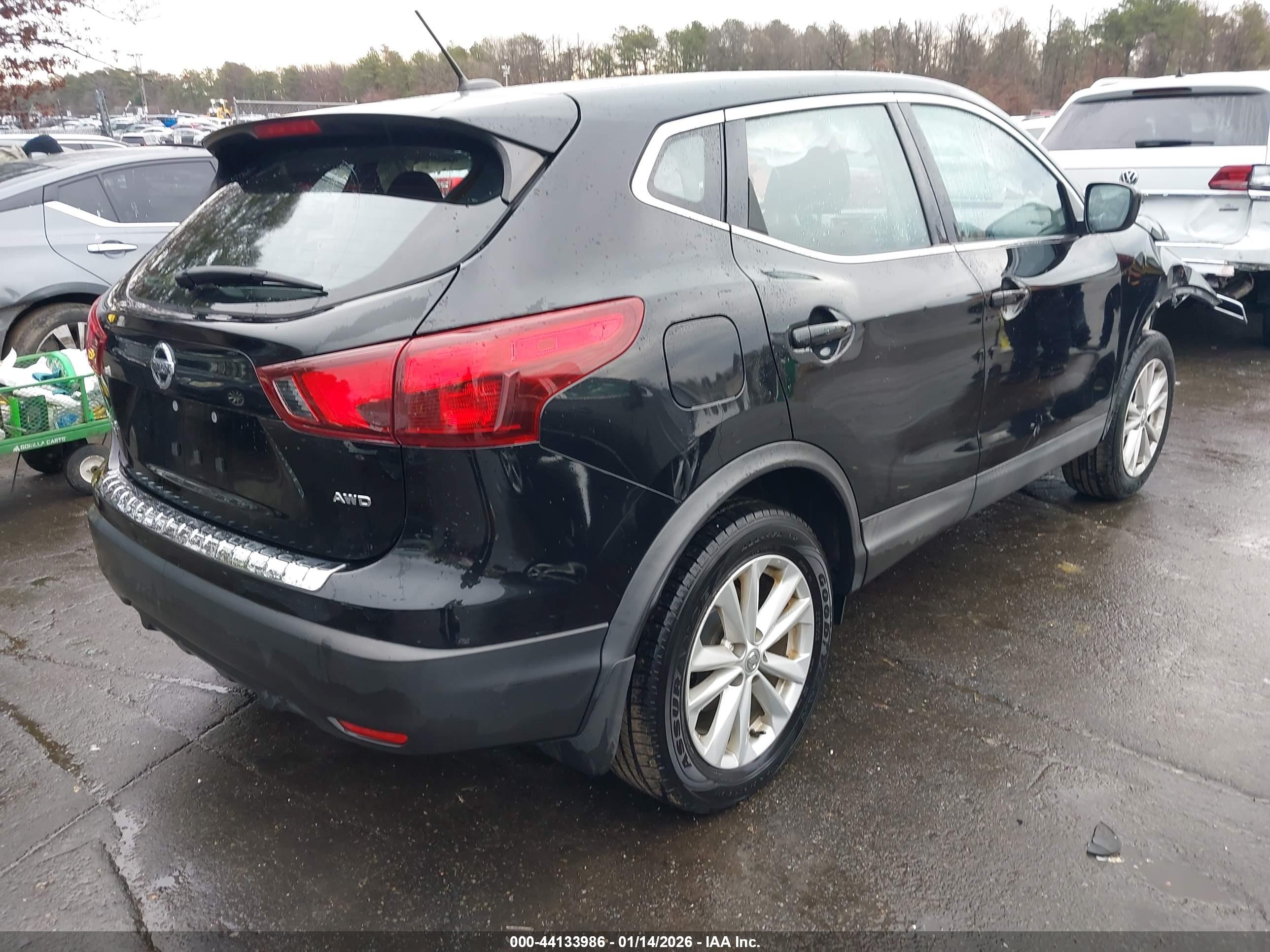NISSAN ROGUE image 4