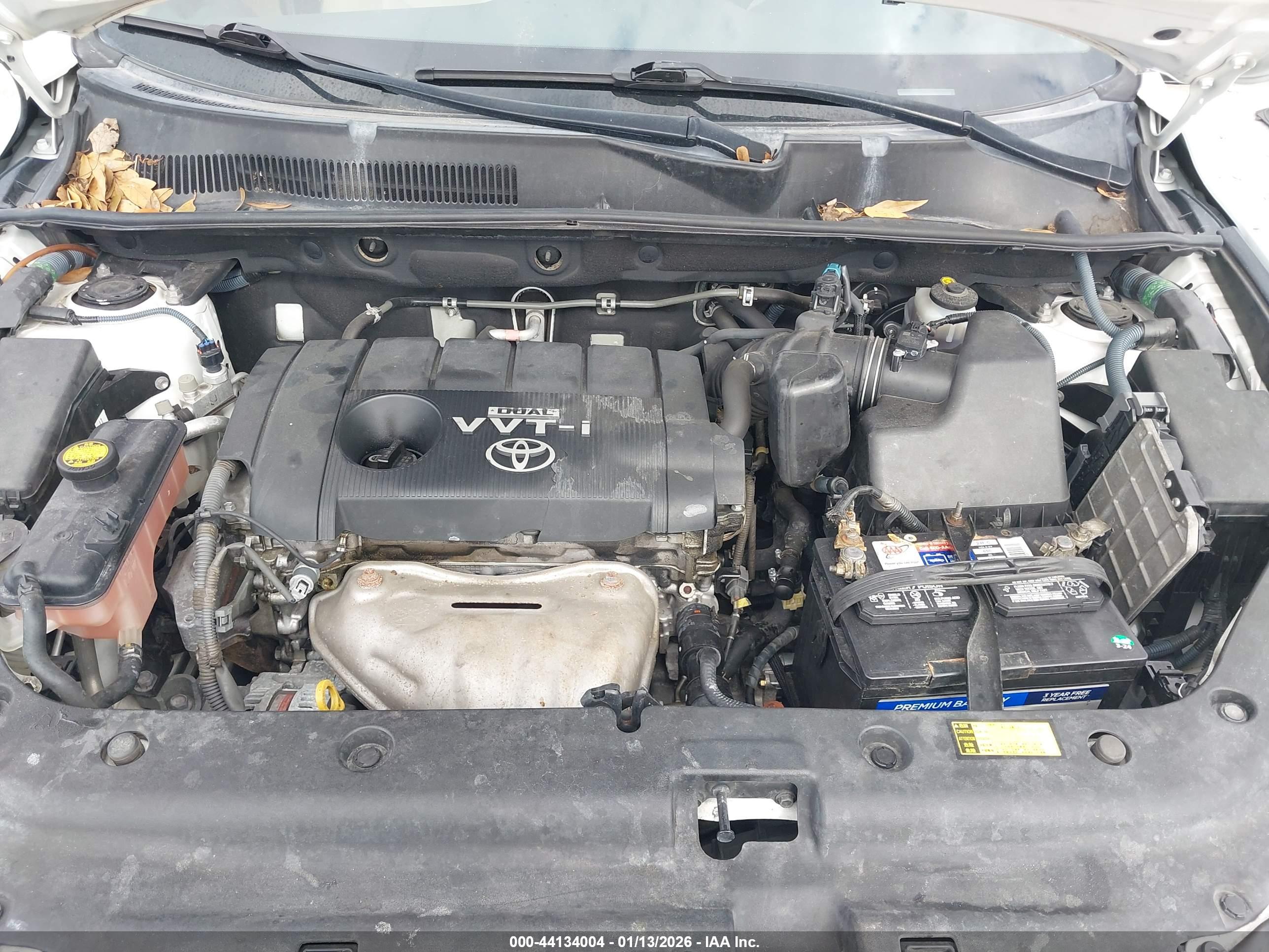 TOYOTA RAV4 image 10