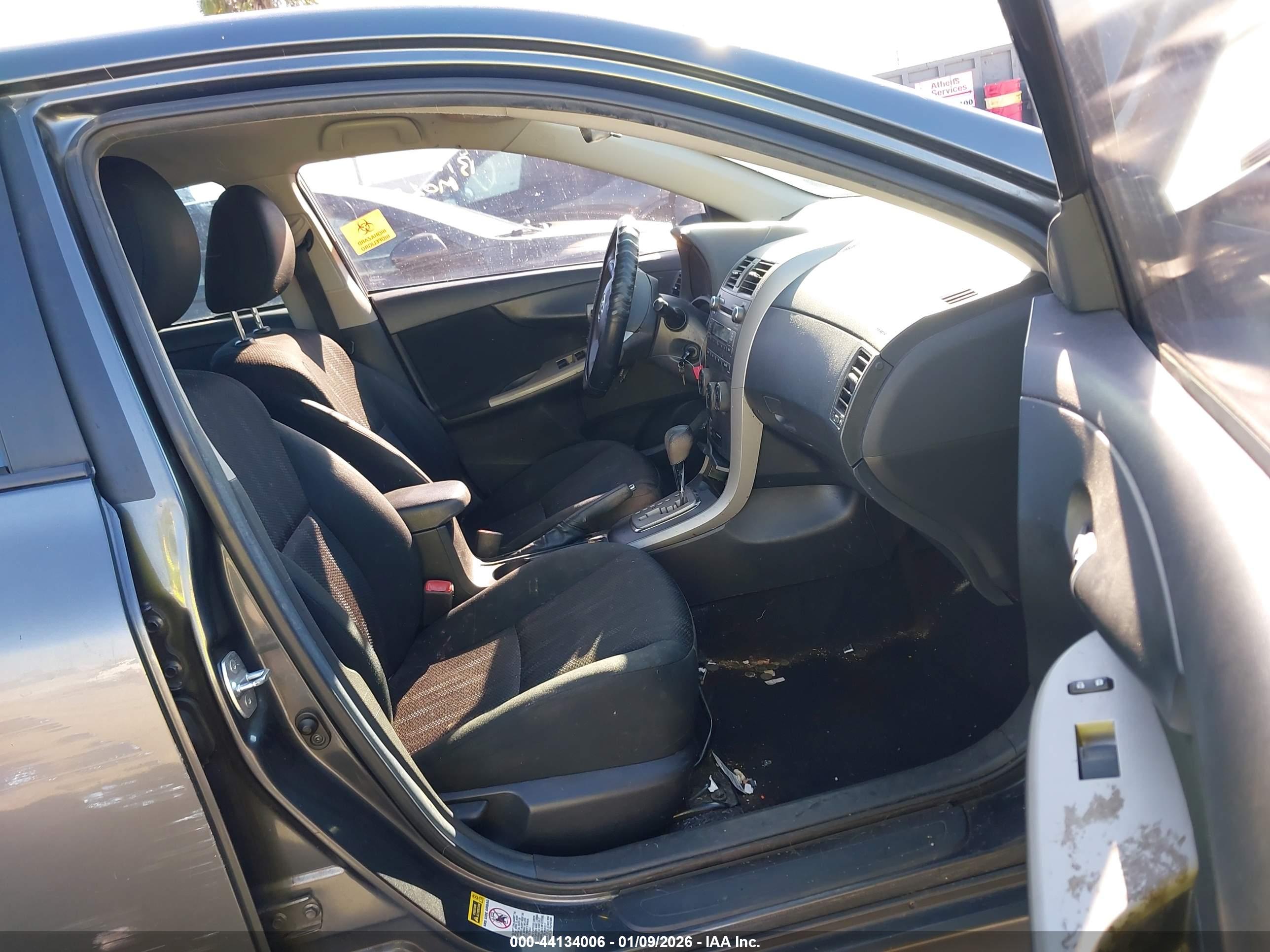 TOYOTA COROLLA image 5