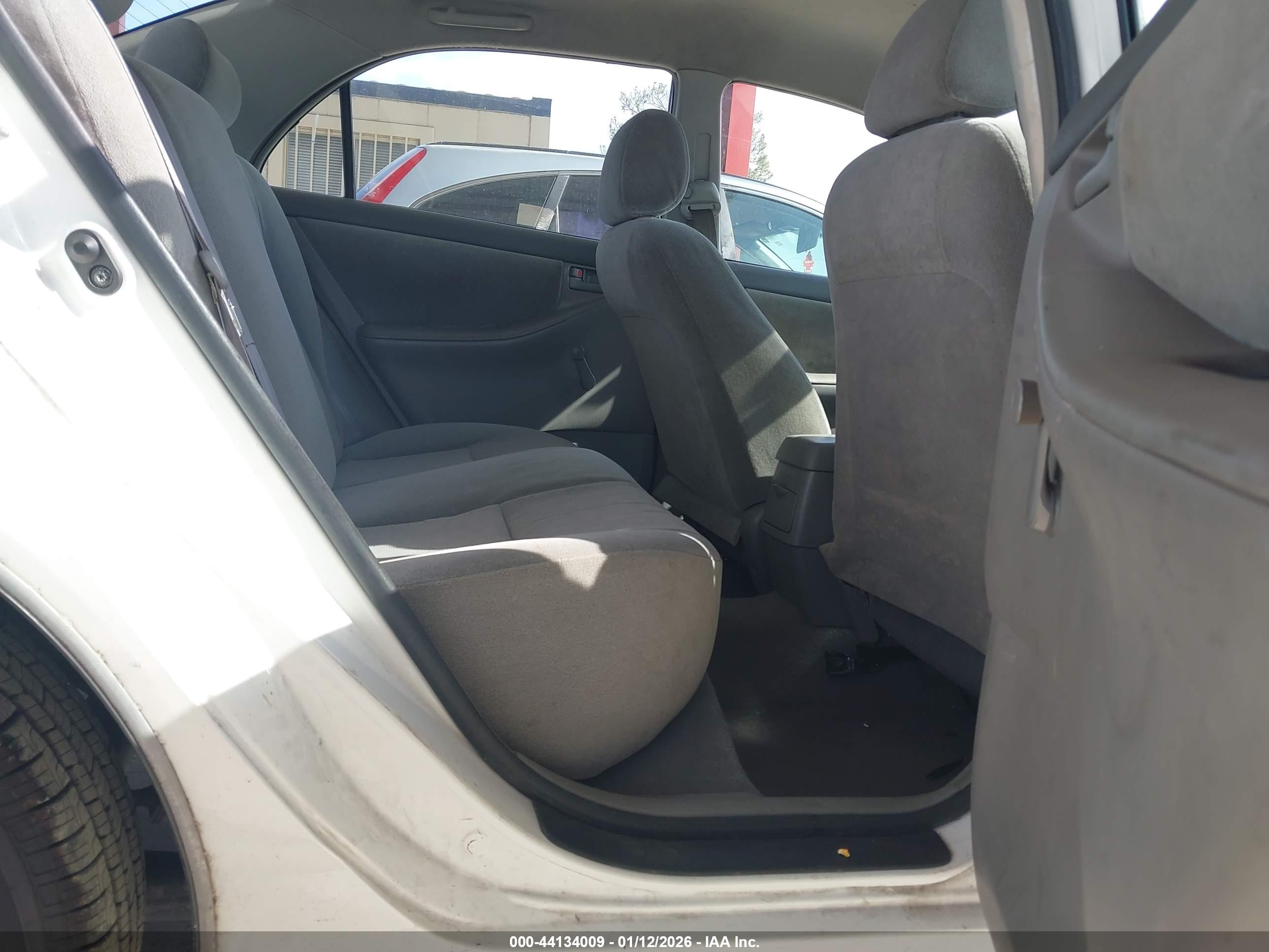 TOYOTA COROLLA image 8