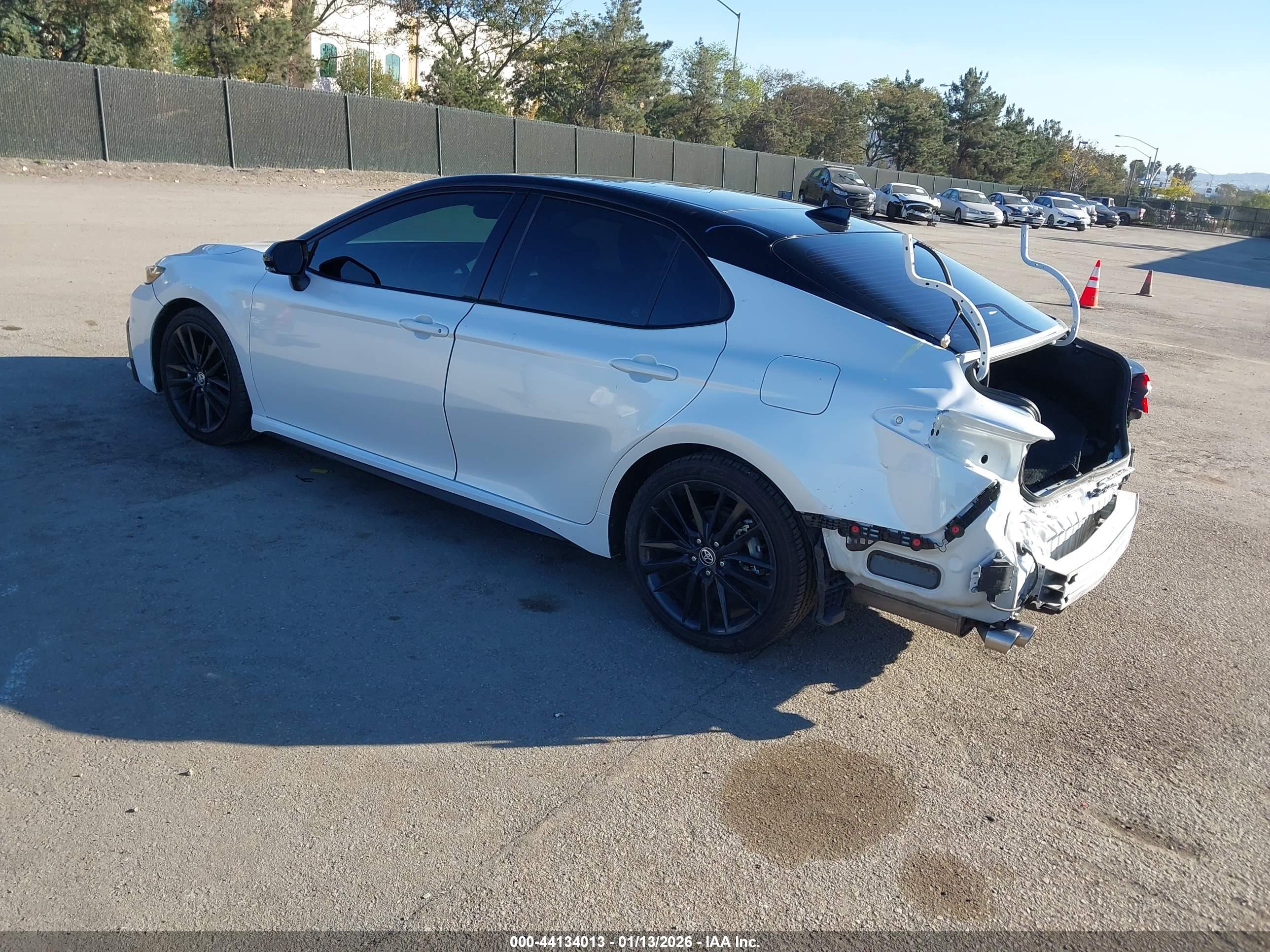 TOYOTA CAMRY image 3