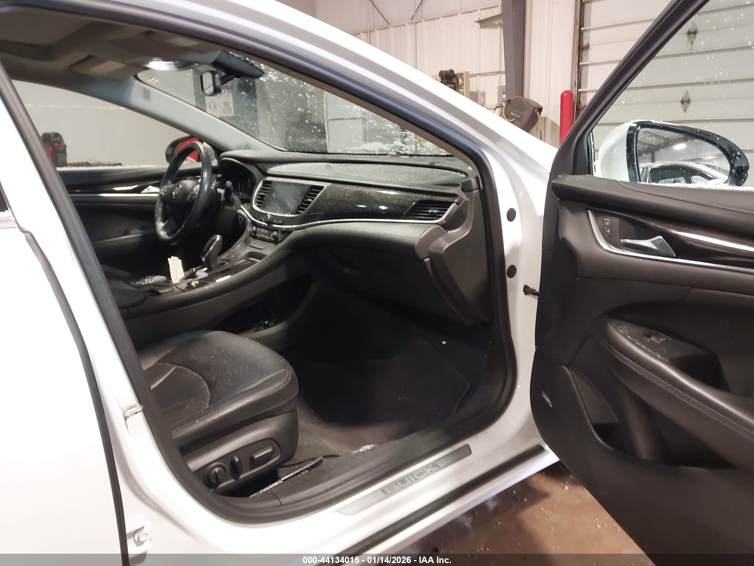 BUICK LACROSSE image 5