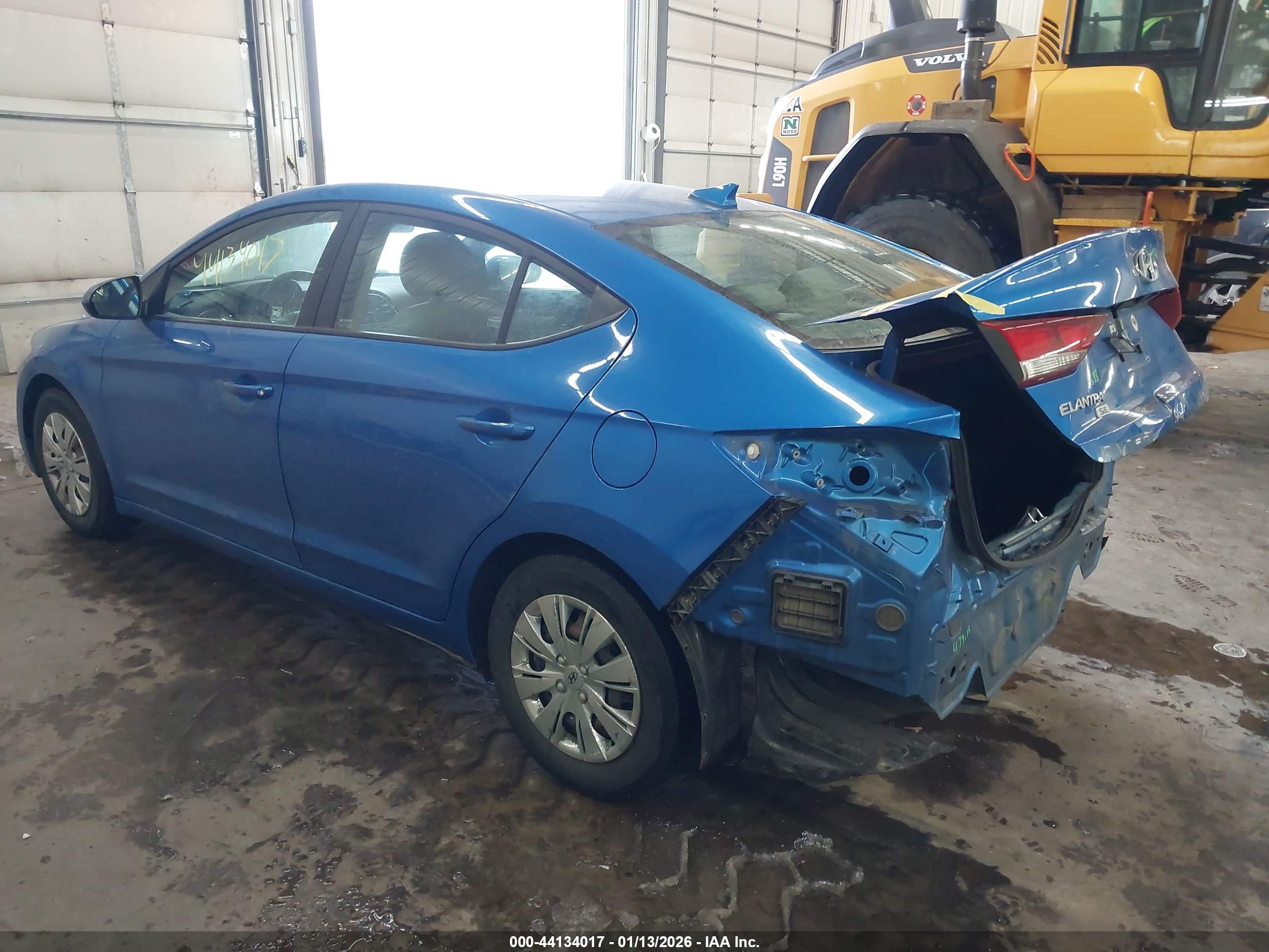 HYUNDAI ELANTRA image 3