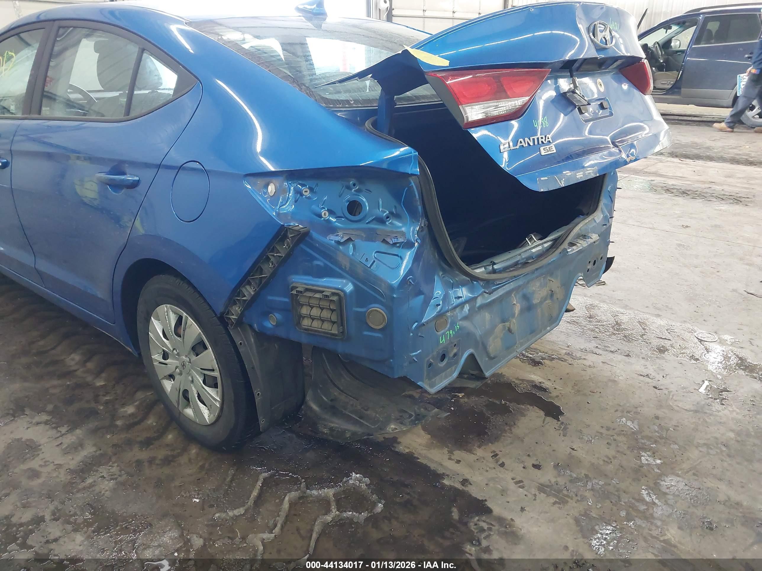 HYUNDAI ELANTRA image 6