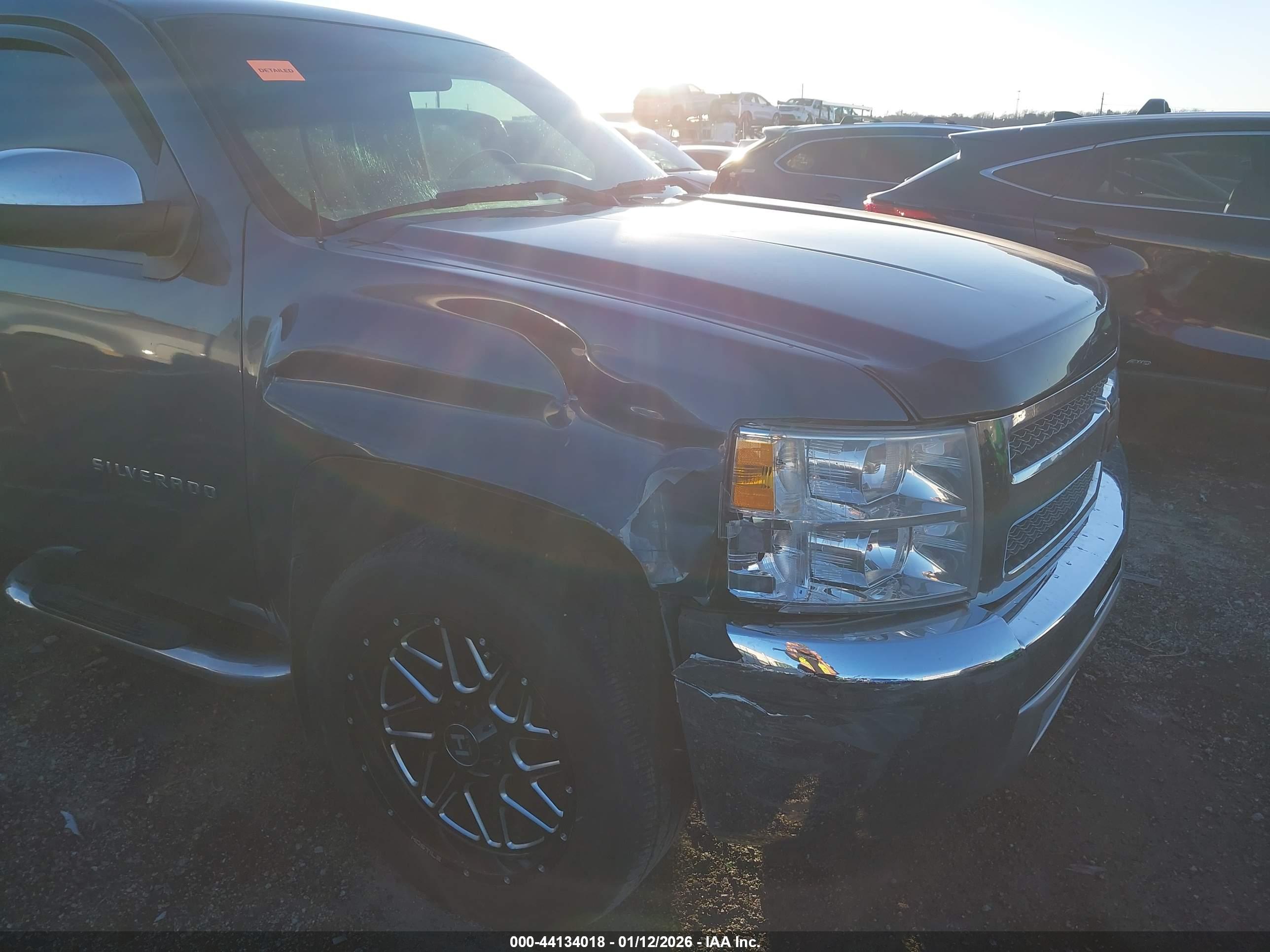 CHEVROLET SILVERADO image 6