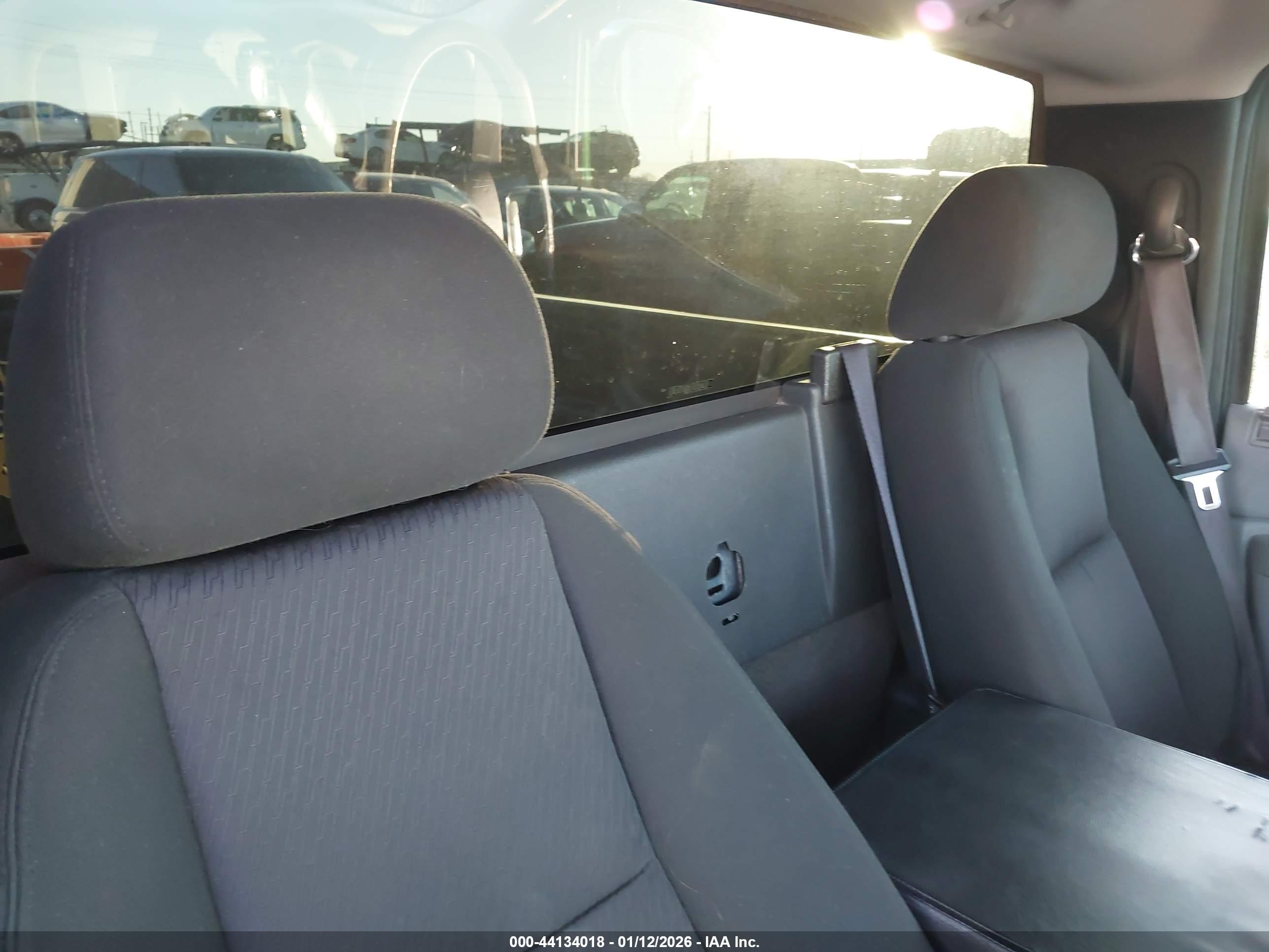 CHEVROLET SILVERADO image 8