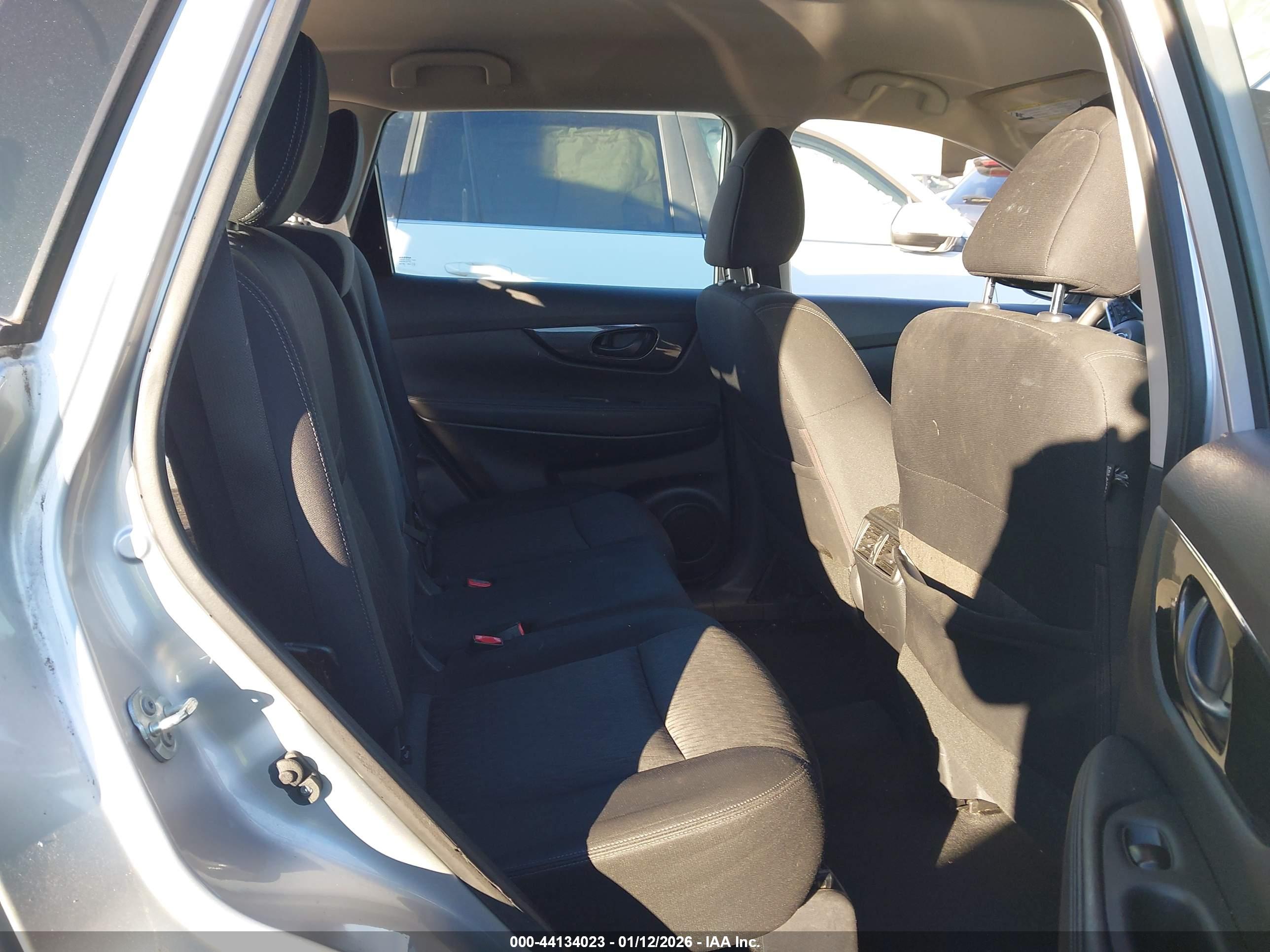 NISSAN ROGUE image 8