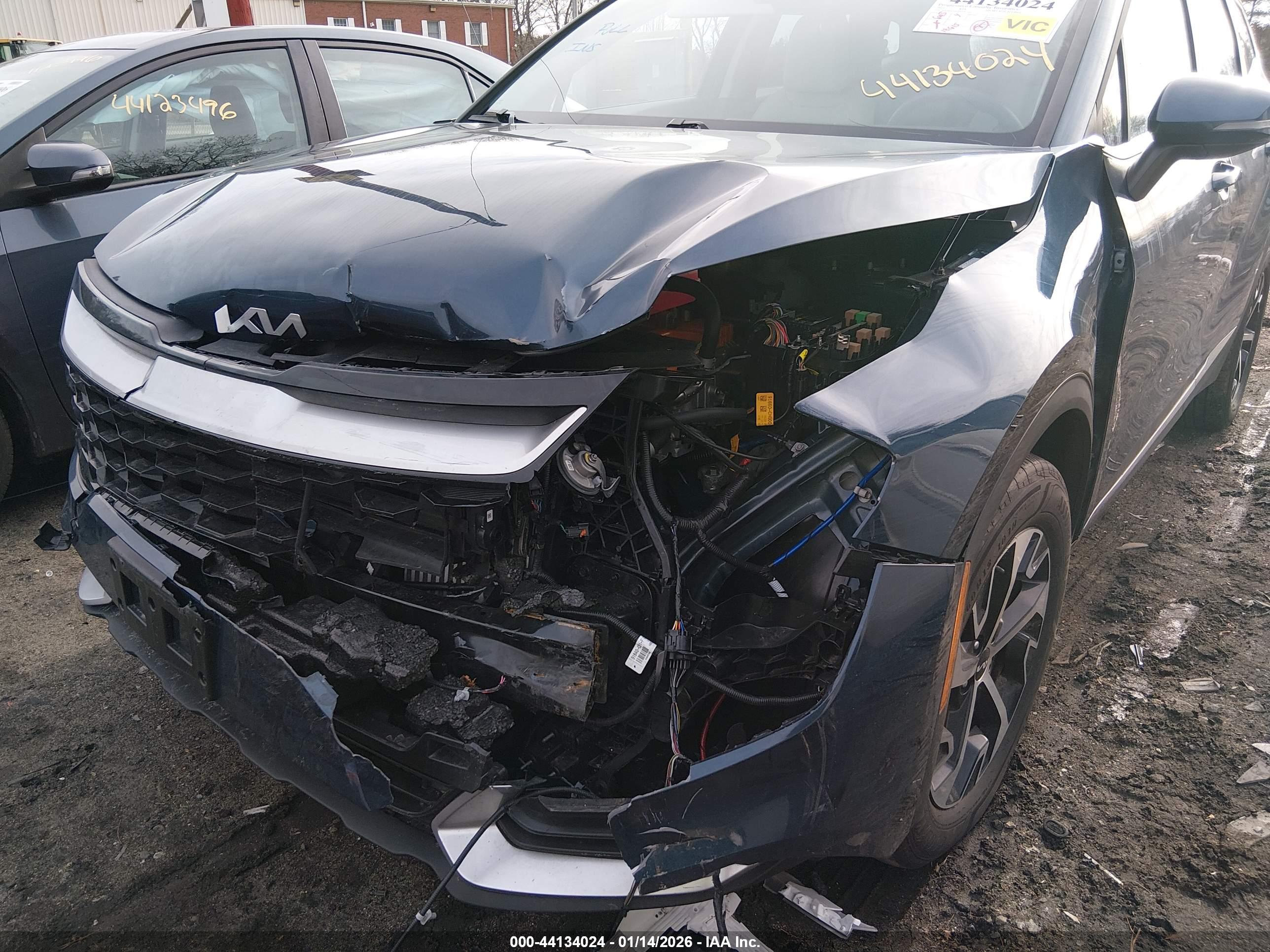 KIA SPORTAGE image 6