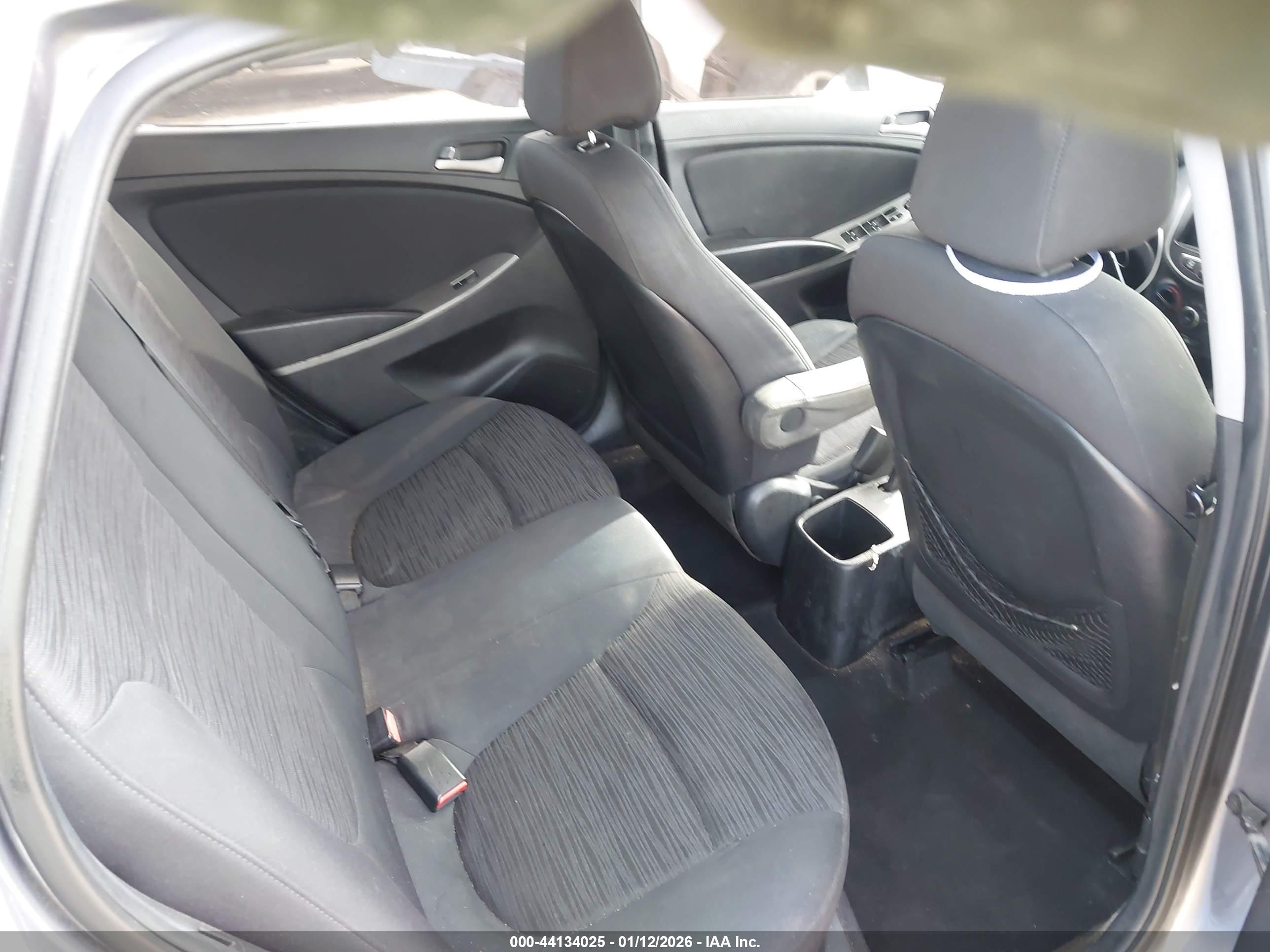 HYUNDAI ACCENT image 8
