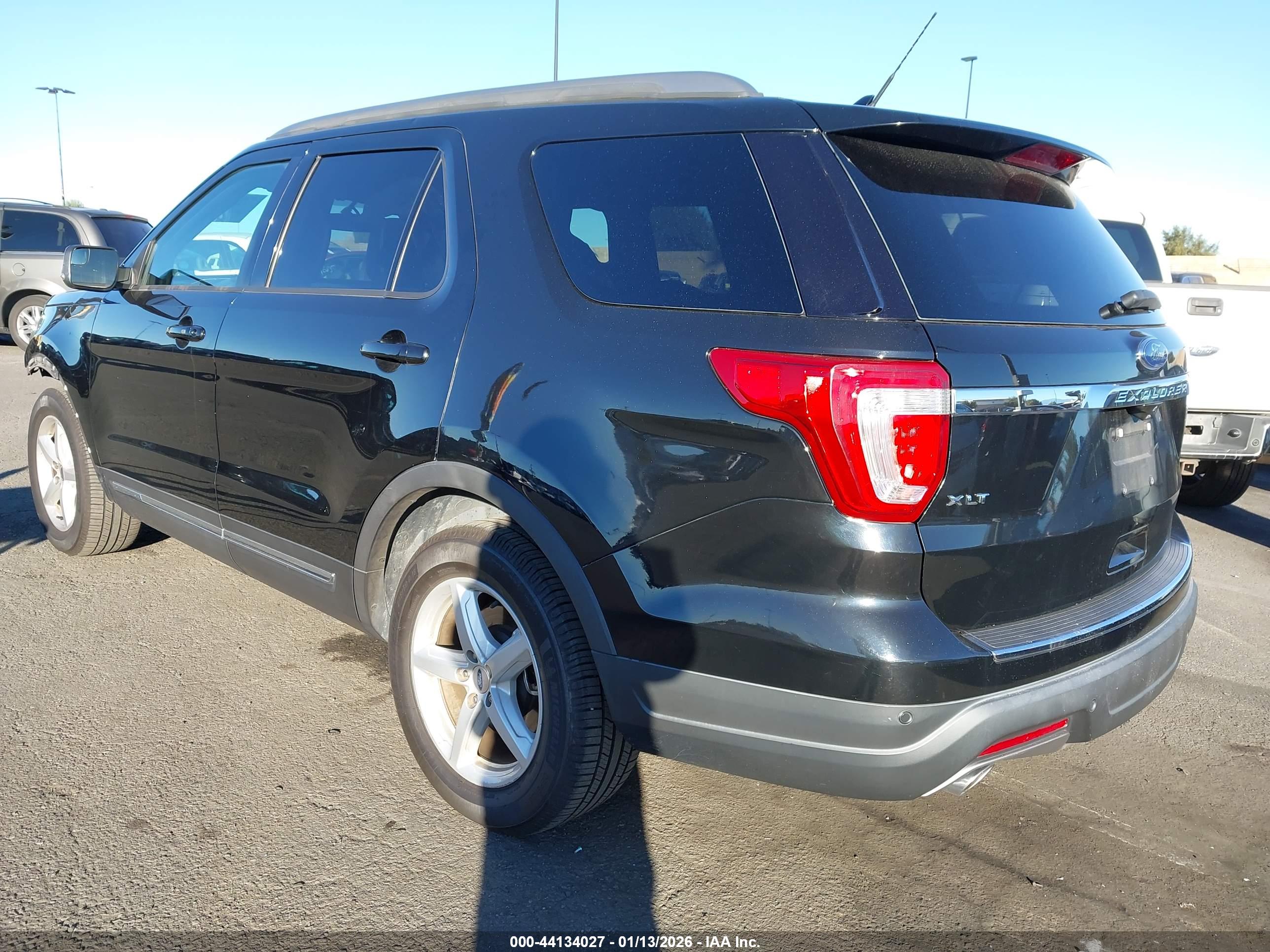 FORD EXPLORER image 3