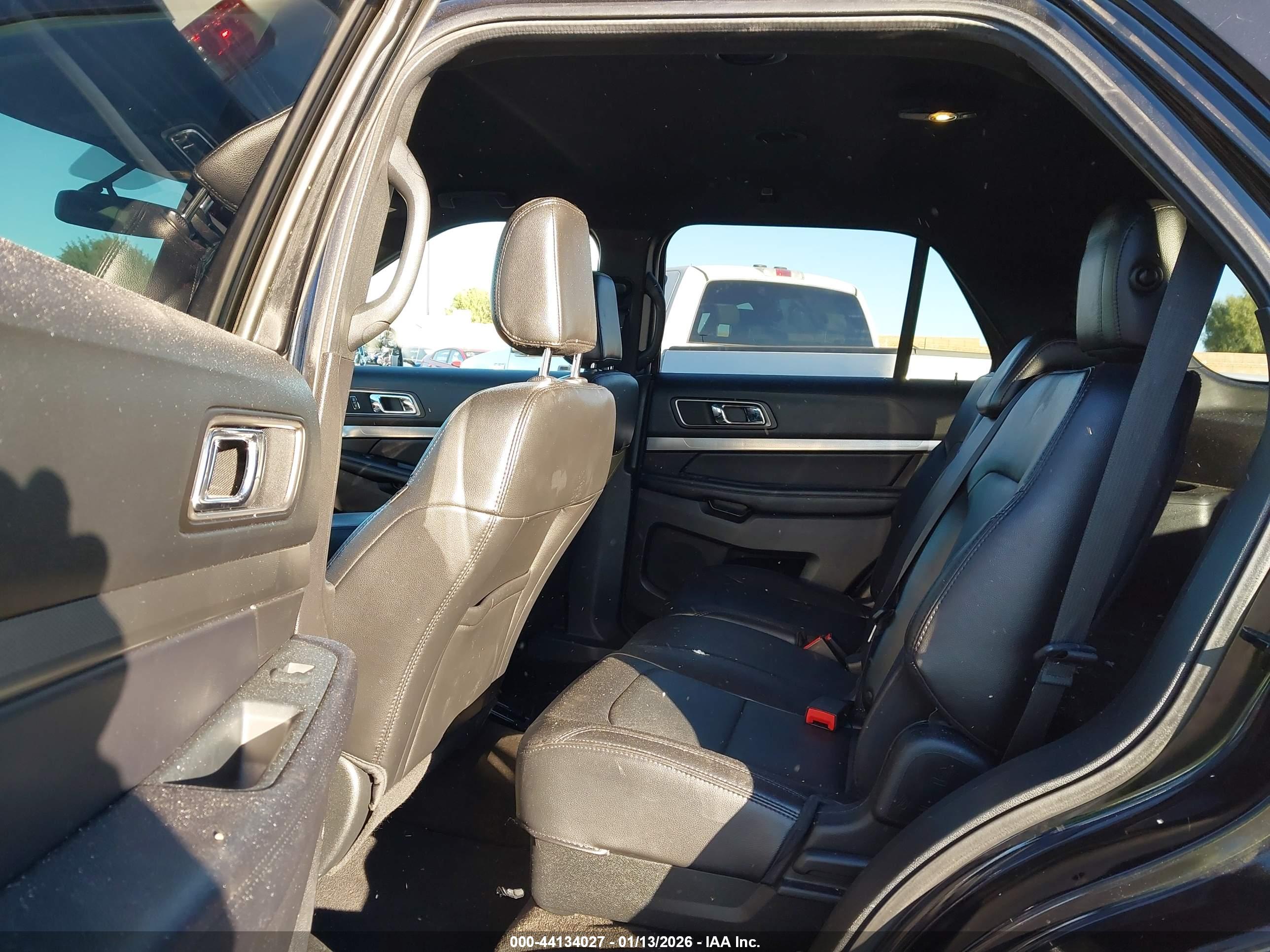 FORD EXPLORER image 8