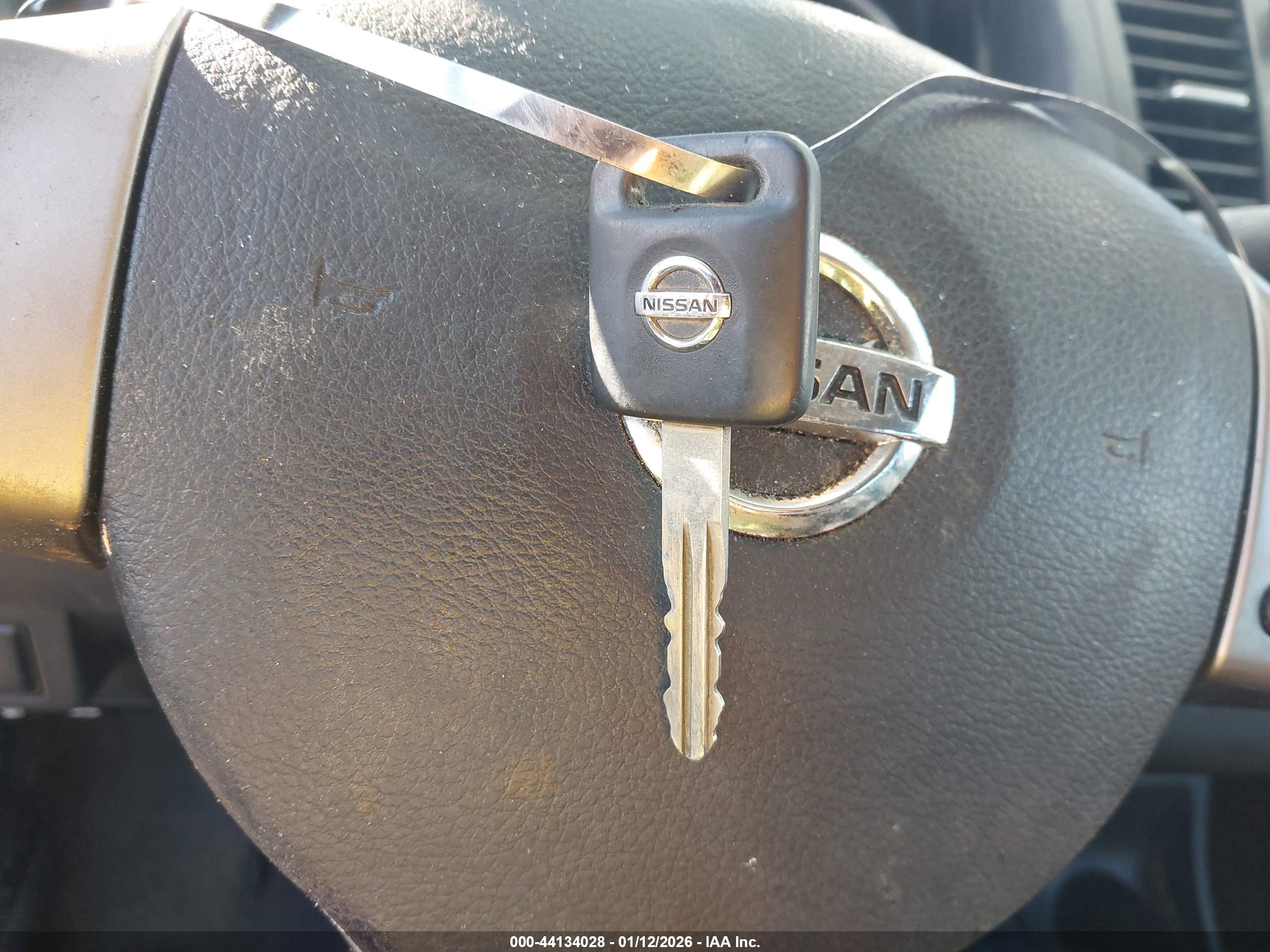 NISSAN VERSA image 11