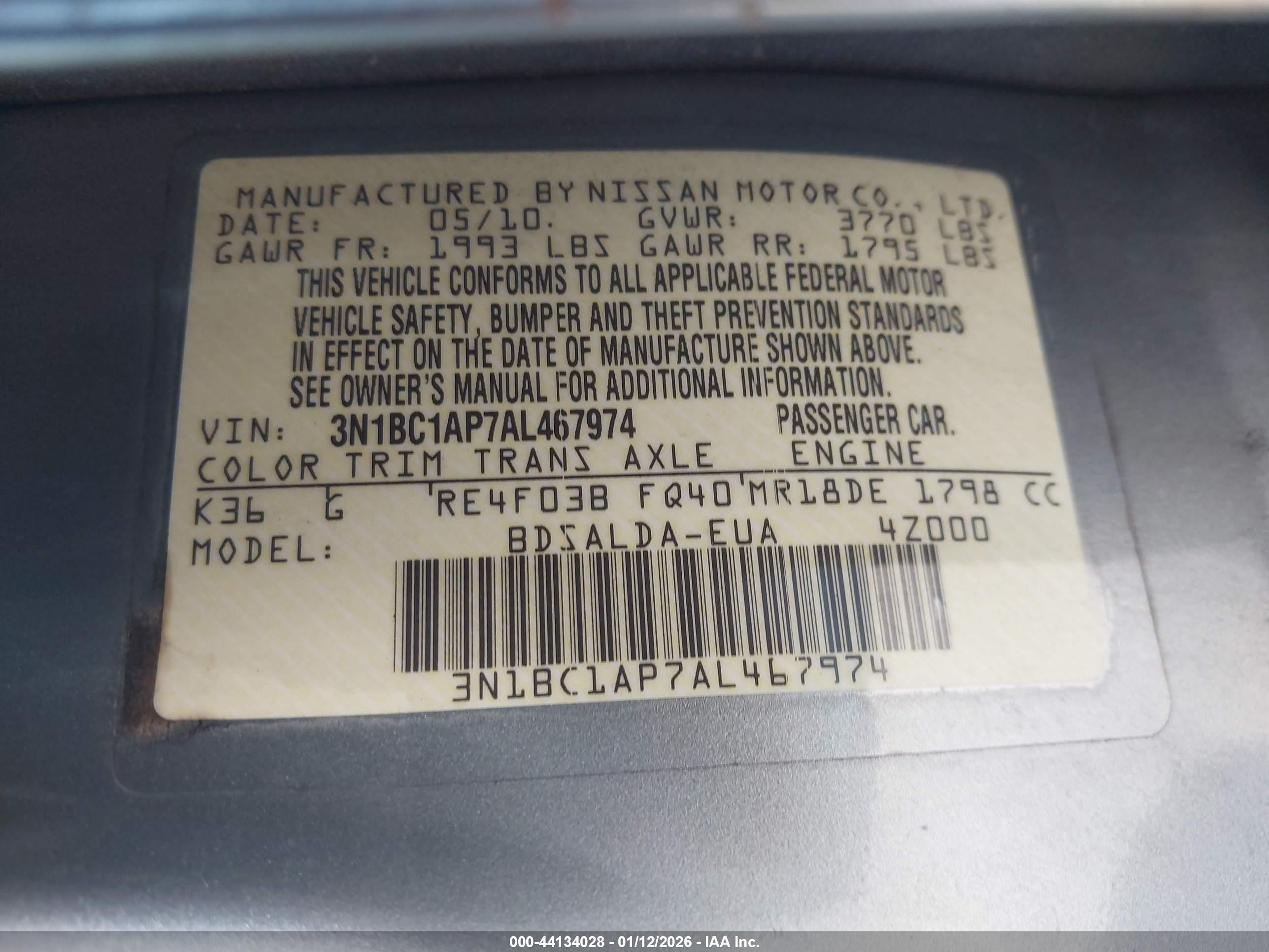 NISSAN VERSA image 9