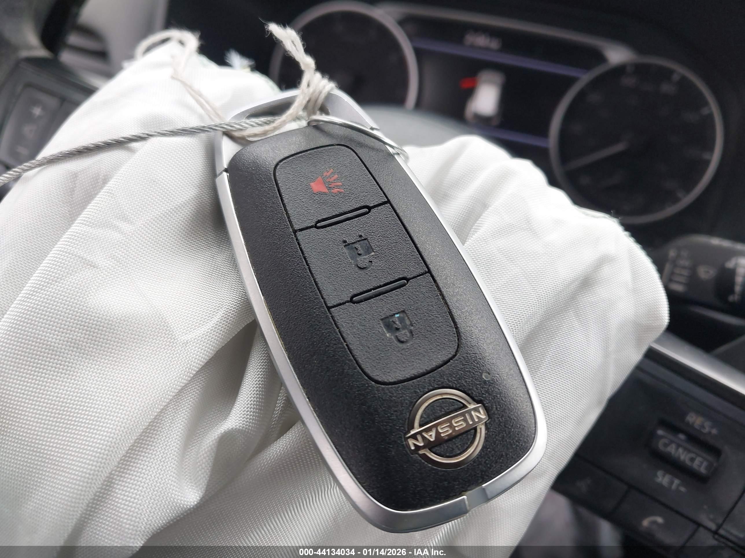 NISSAN ROGUE image 11