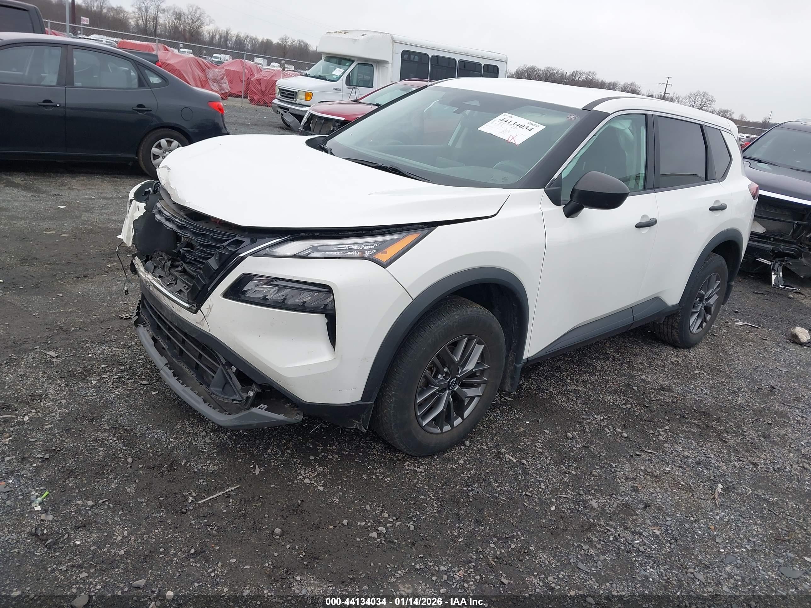 NISSAN ROGUE image 2