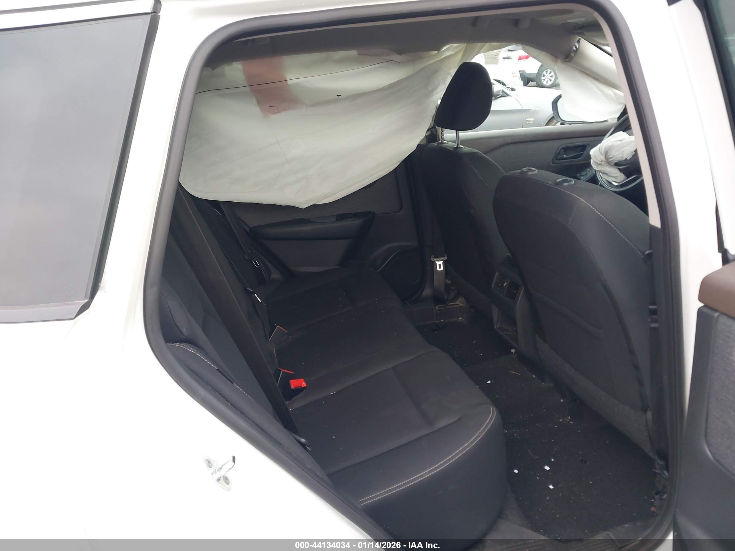 NISSAN ROGUE image 8