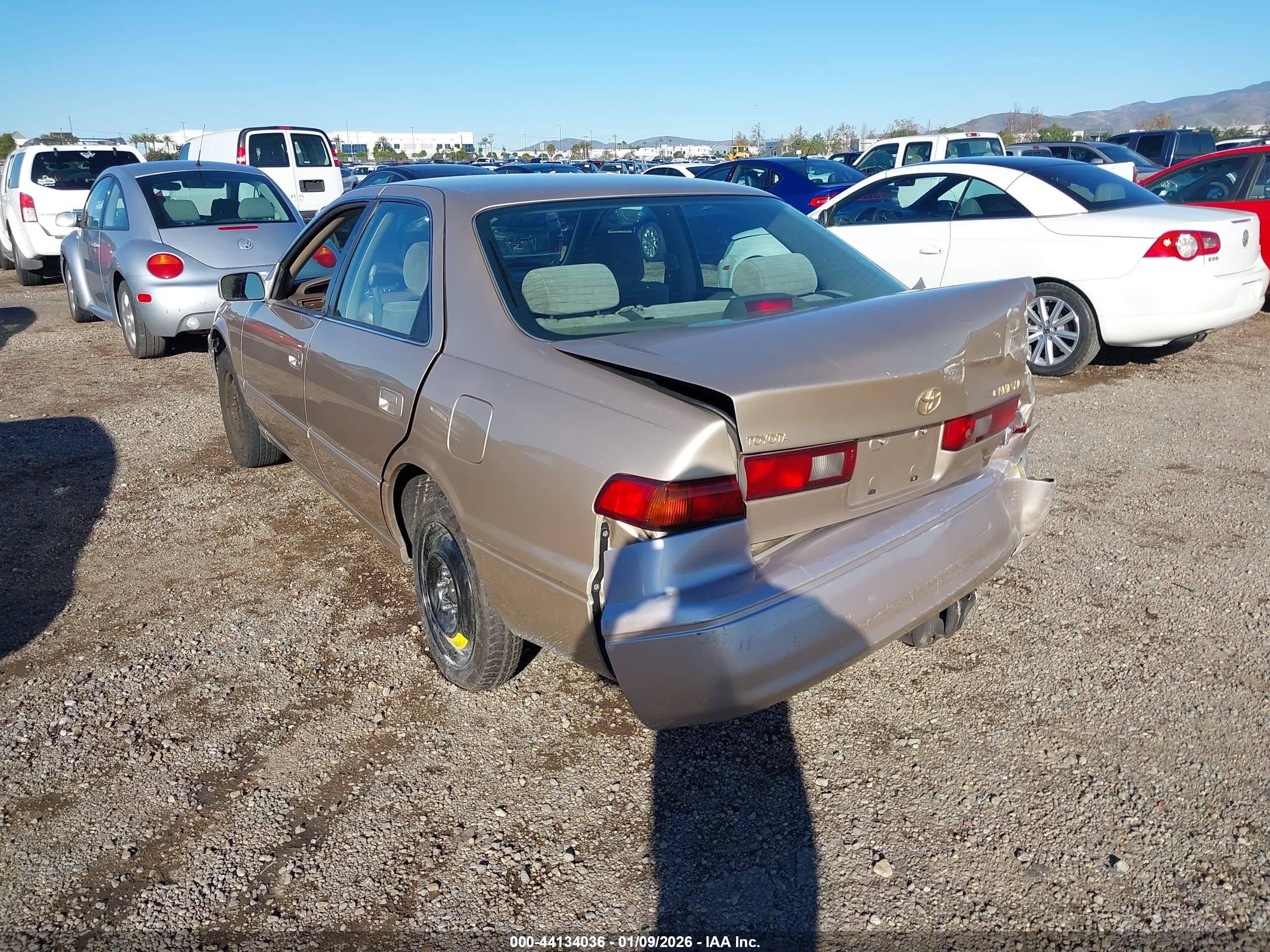 TOYOTA CAMRY image 3
