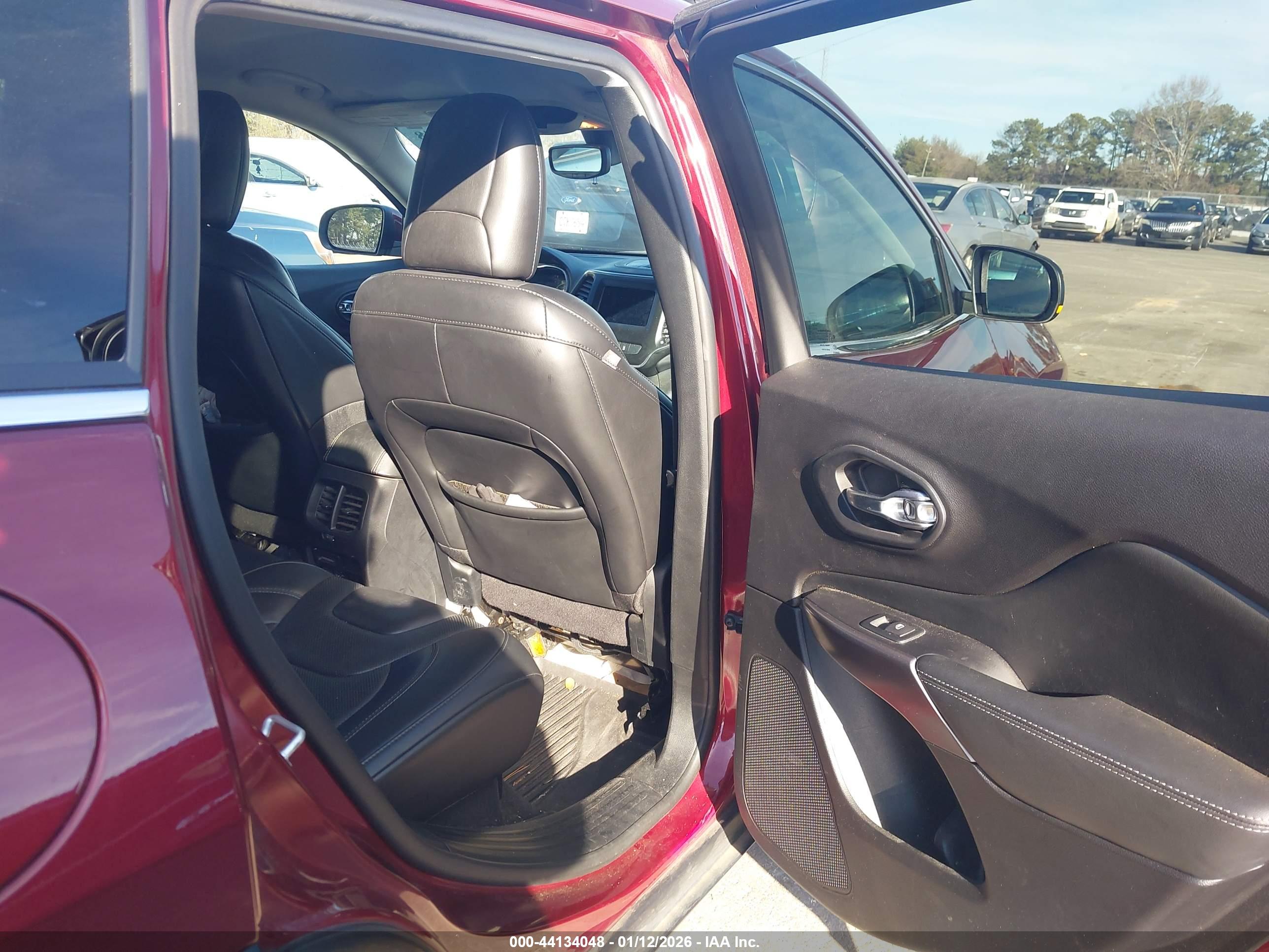 JEEP CHEROKEE image 8