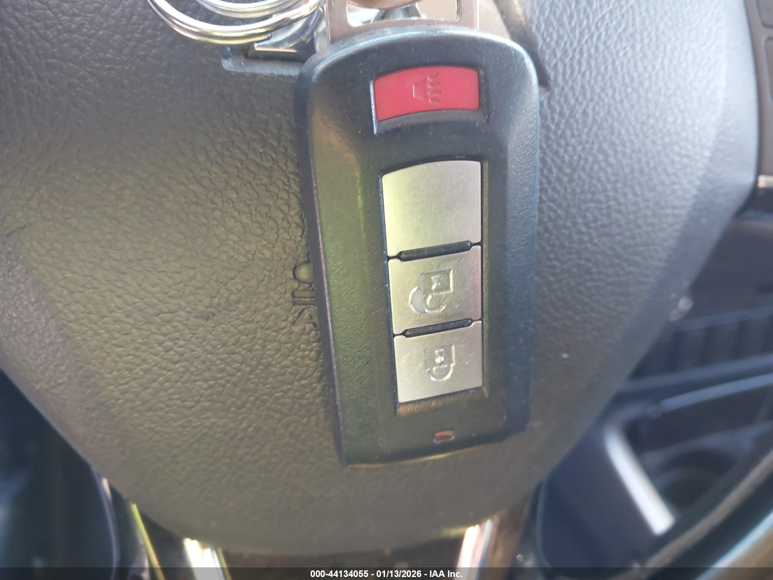 MITSUBISHI OUTLANDER image 11
