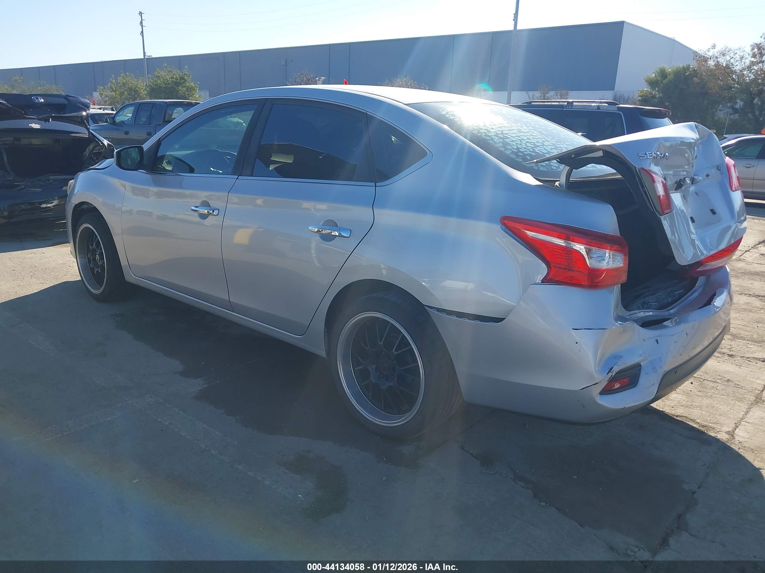 NISSAN SENTRA image 3