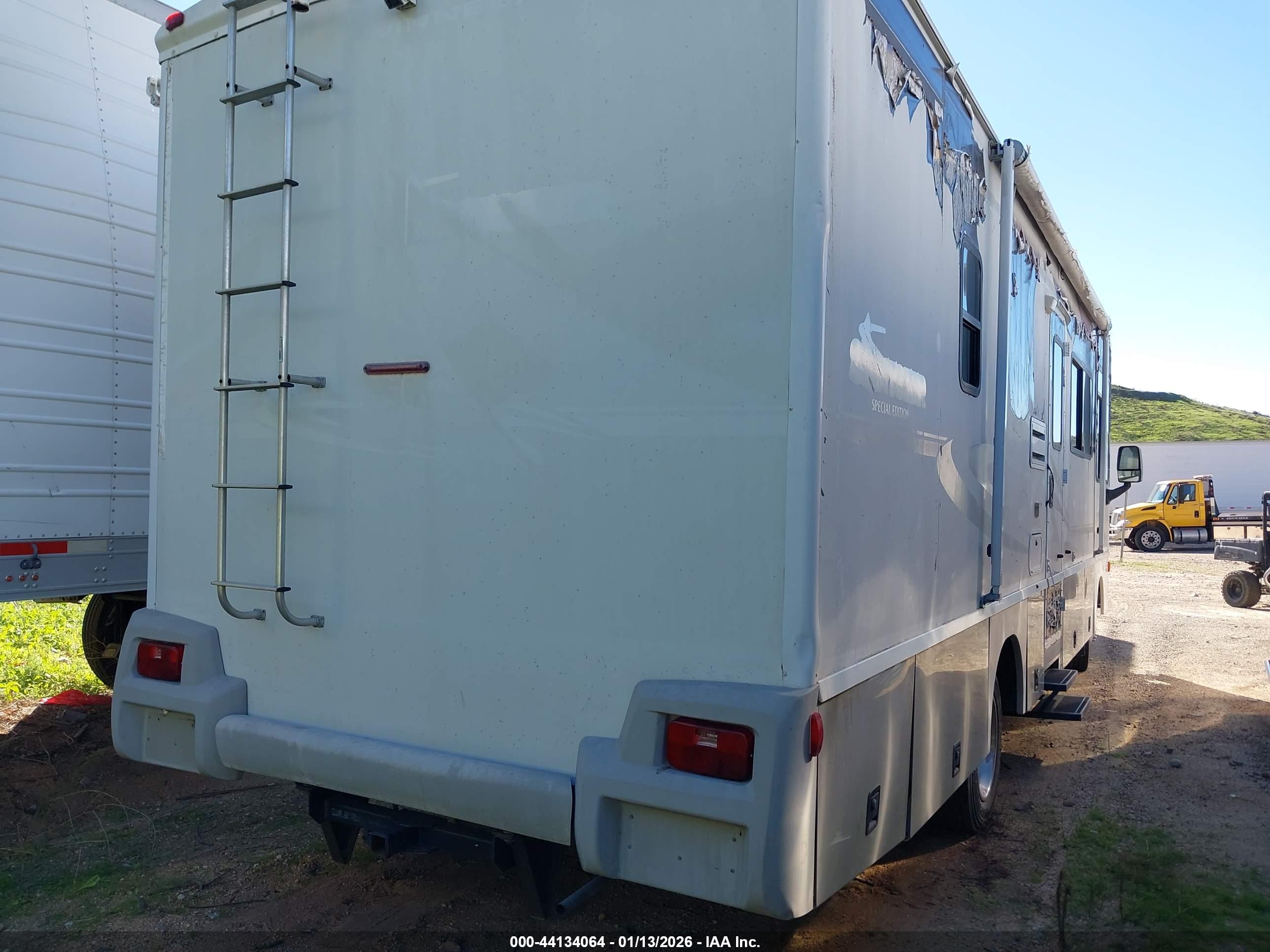 FORD F550 image 4