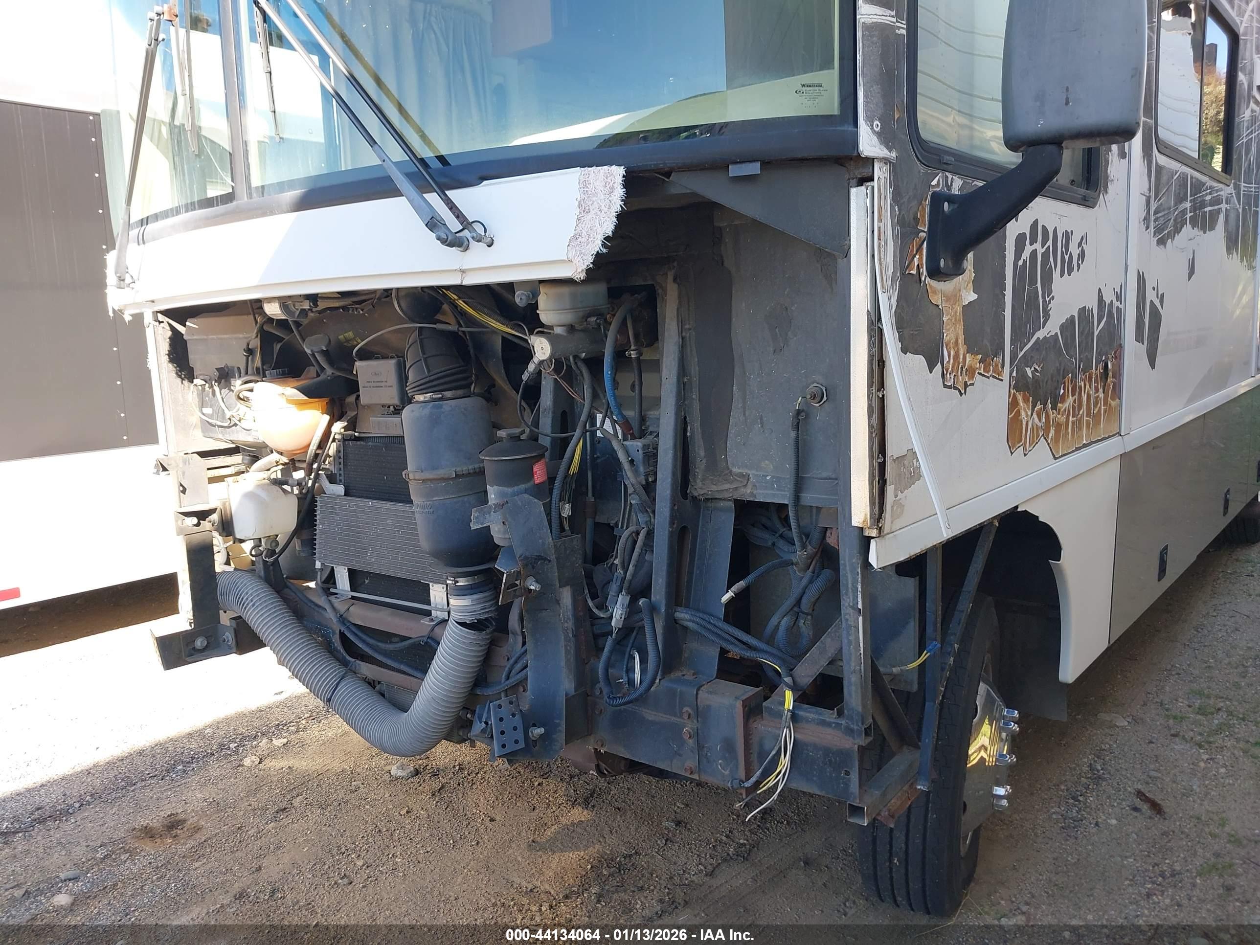 FORD F550 image 6
