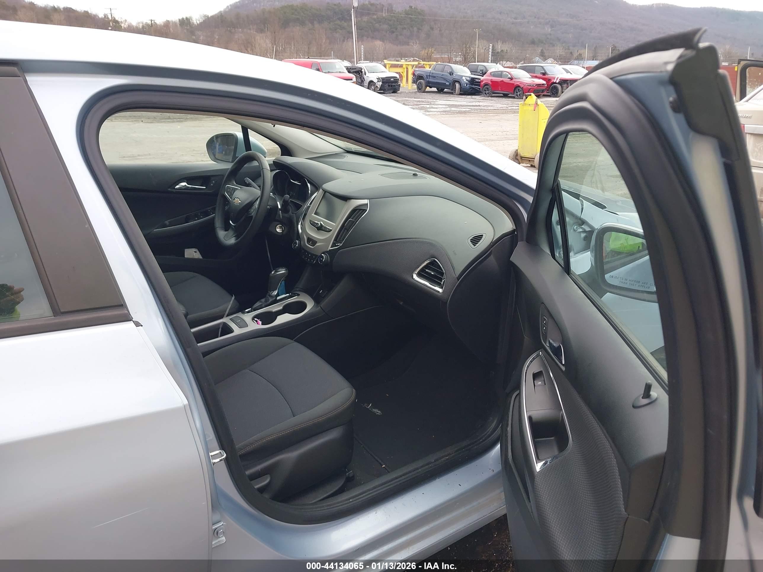 CHEVROLET CRUZE image 5