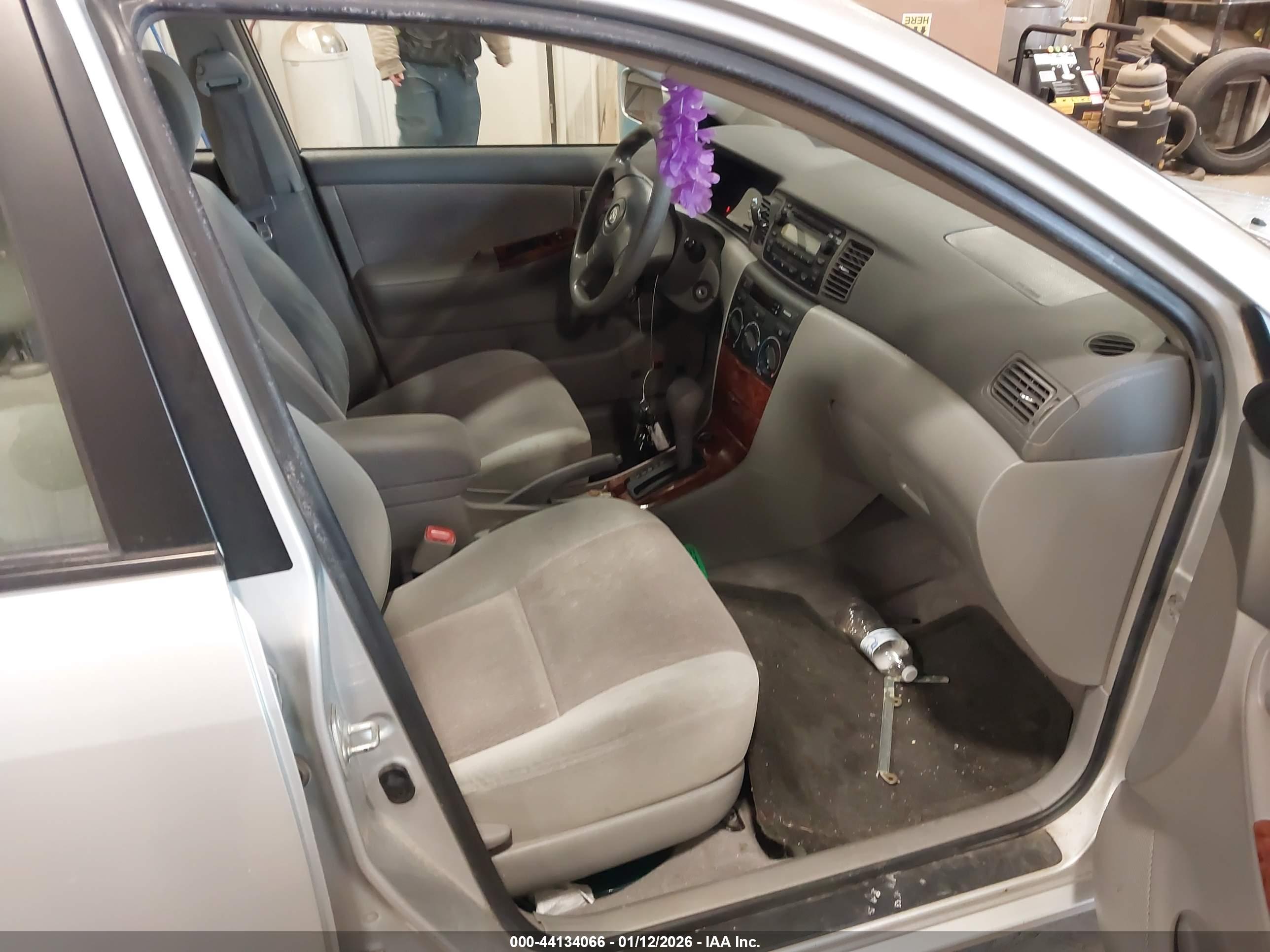 TOYOTA COROLLA image 5