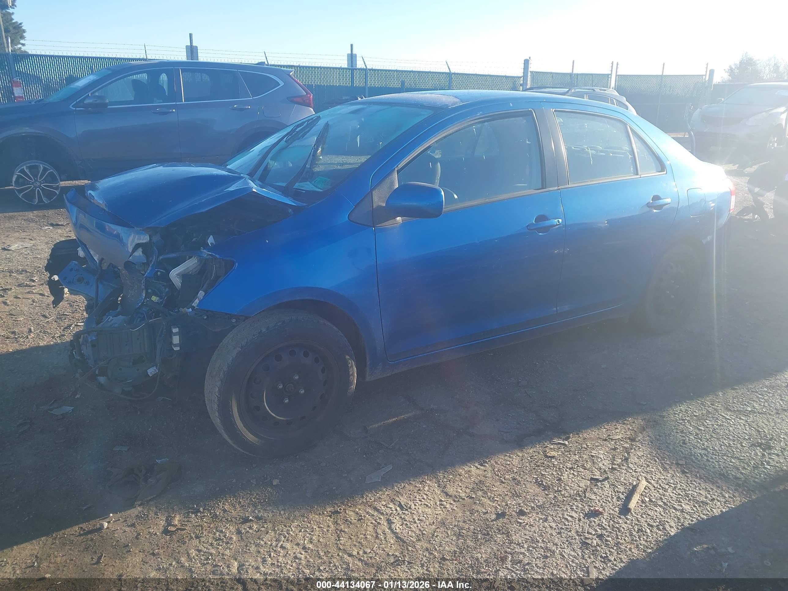 TOYOTA YARIS image 2