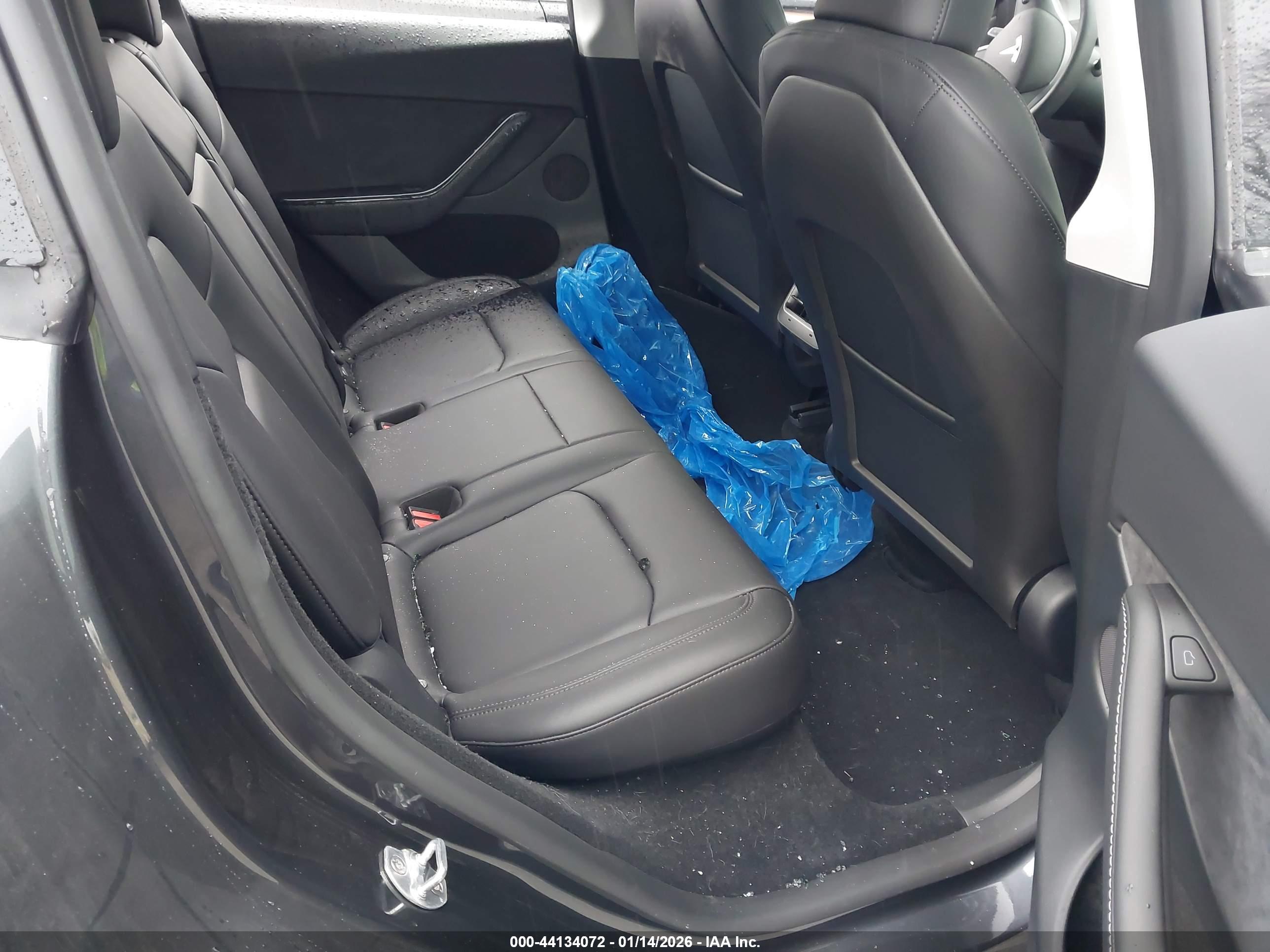 TESLA MODEL image 8