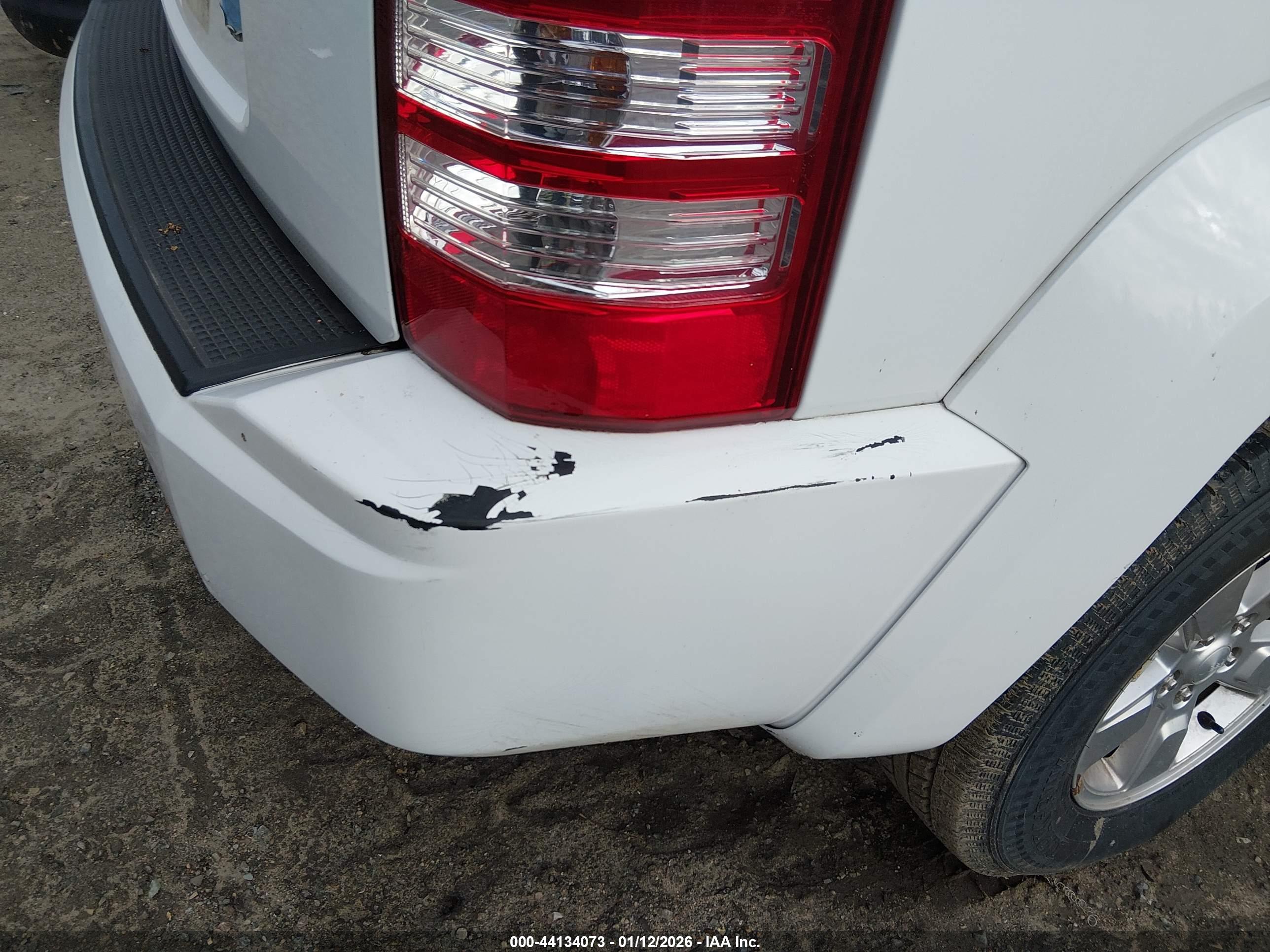 JEEP LIBERTY image 6