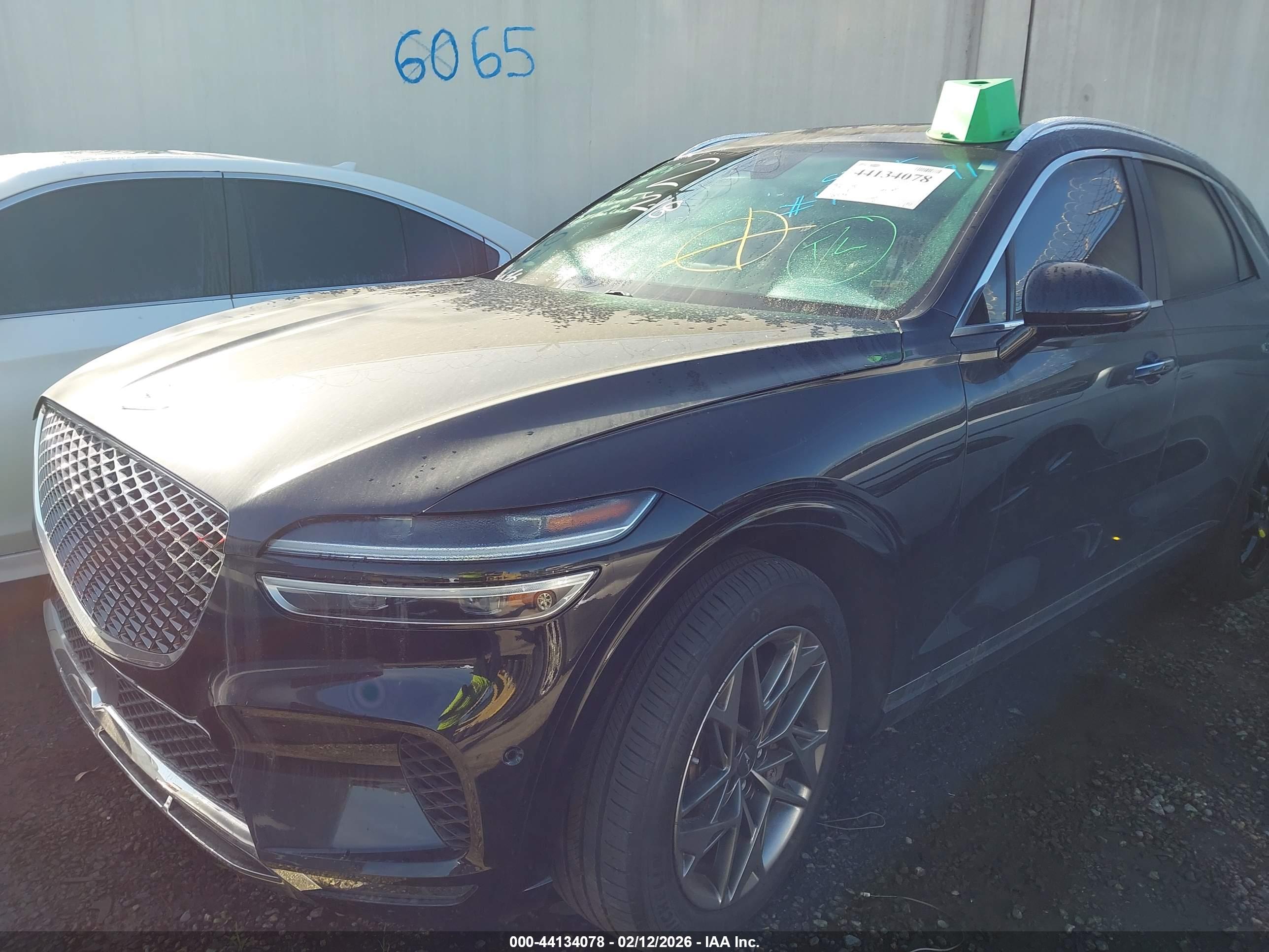 GENESIS GV70 image 2