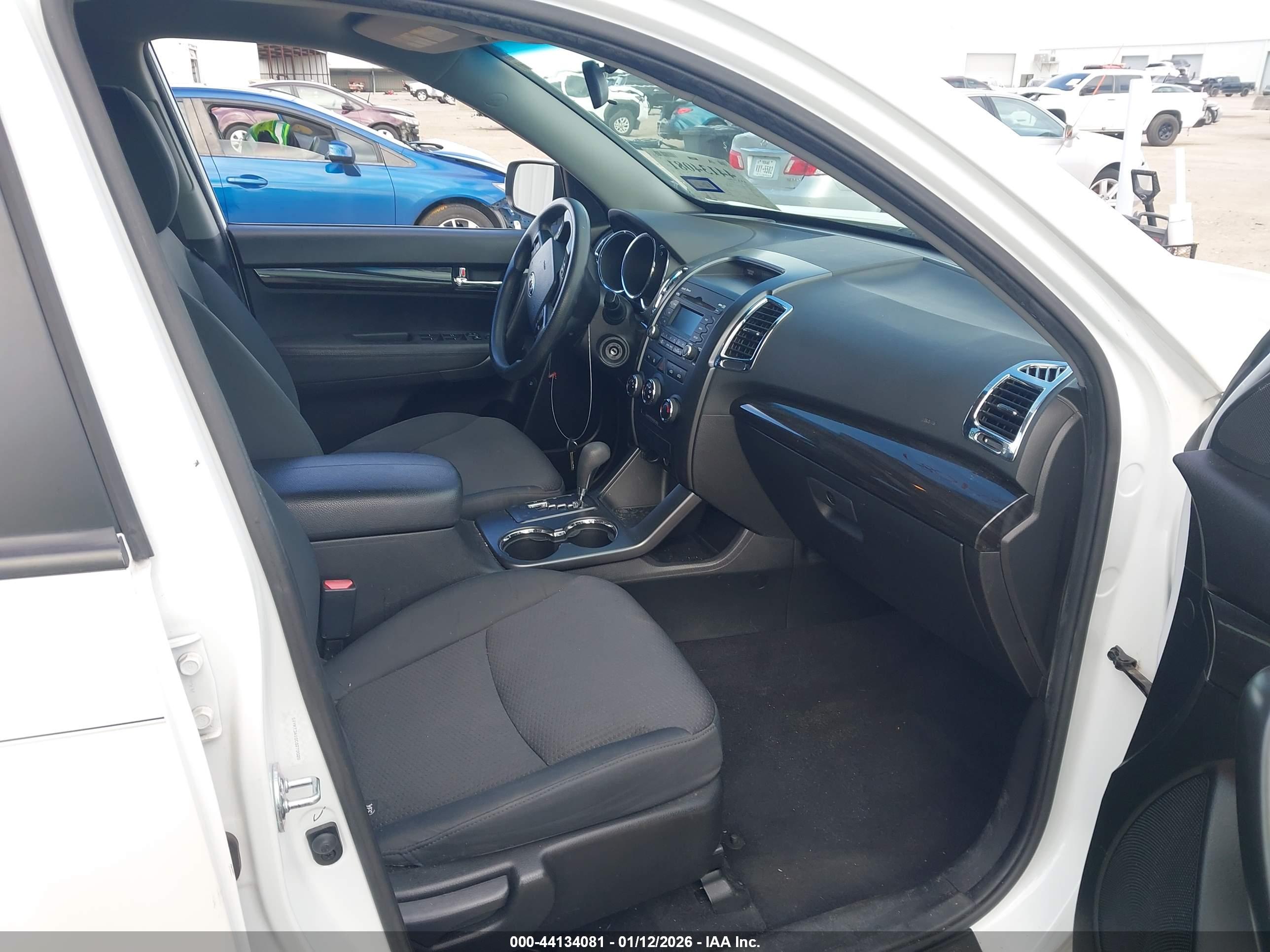KIA SORENTO image 5