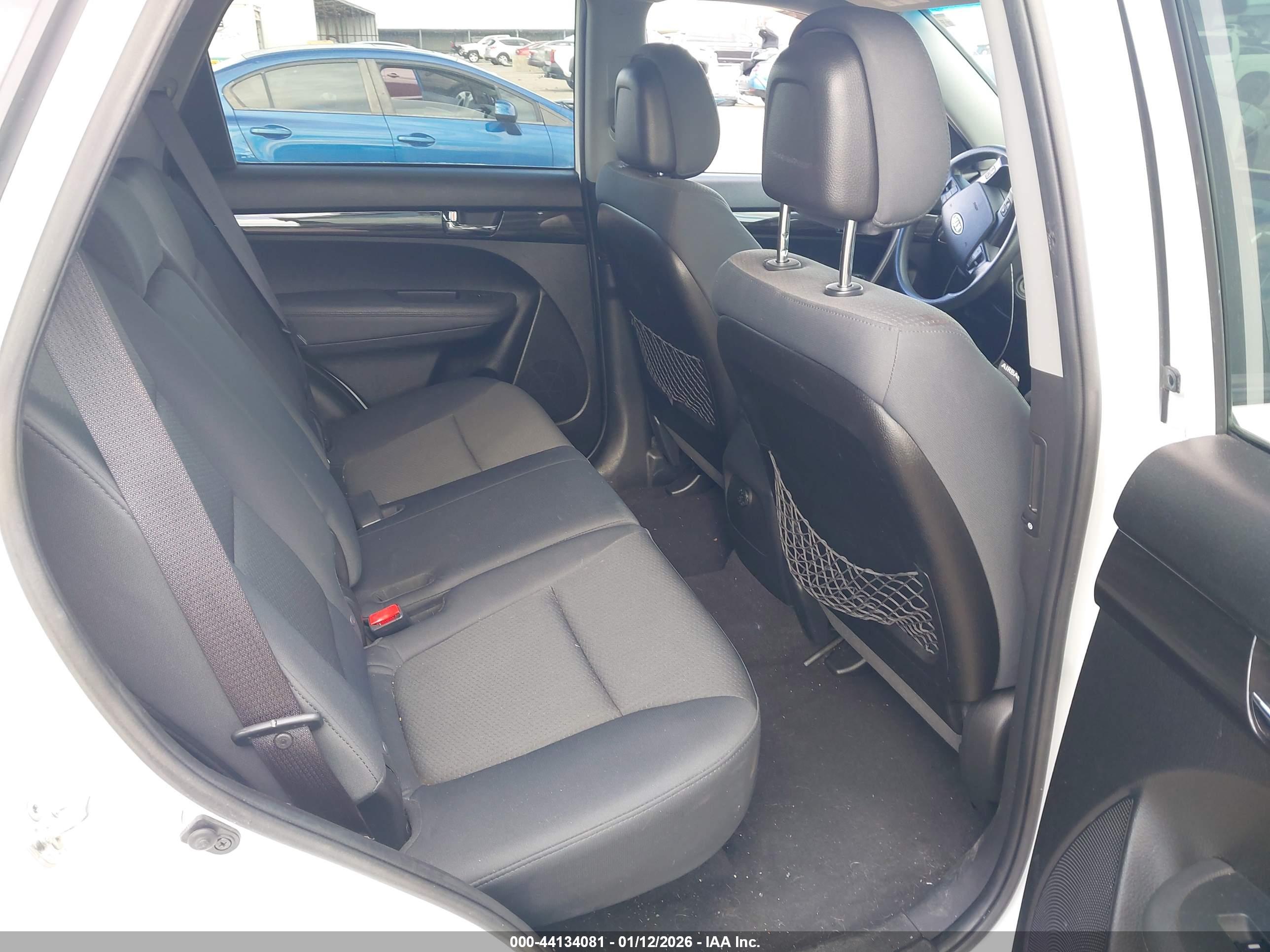 KIA SORENTO image 8