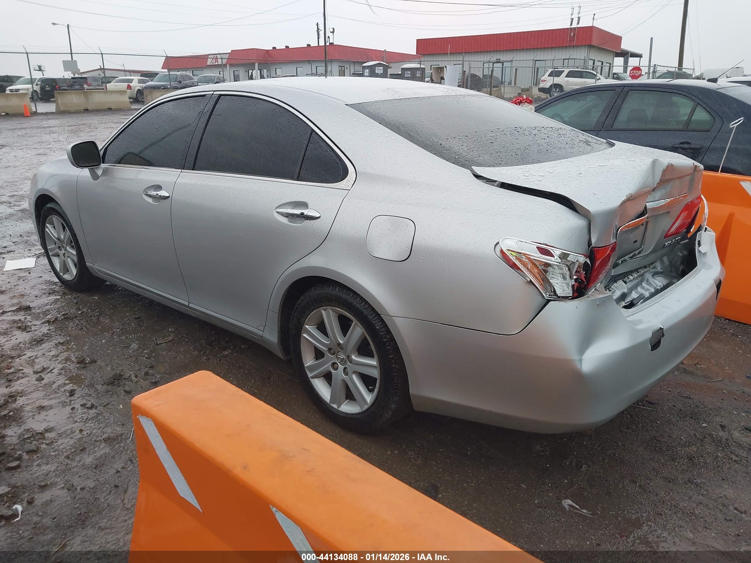 LEXUS ES image 3