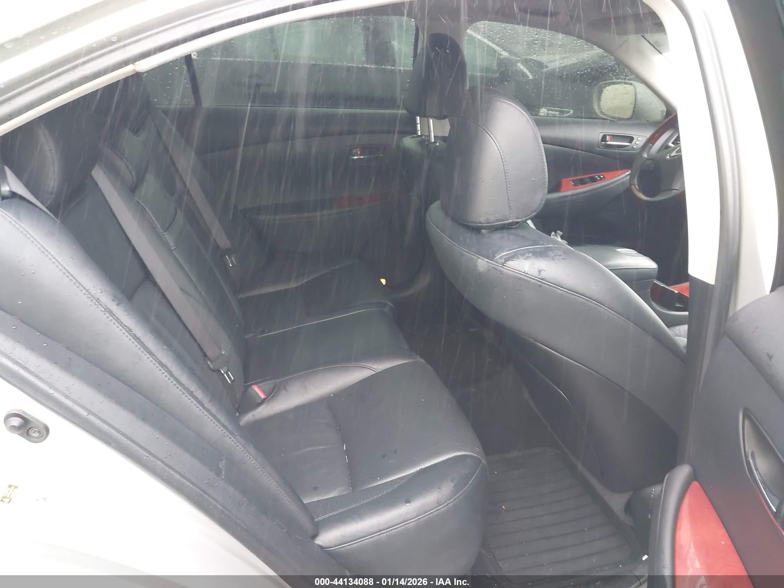 LEXUS ES image 8