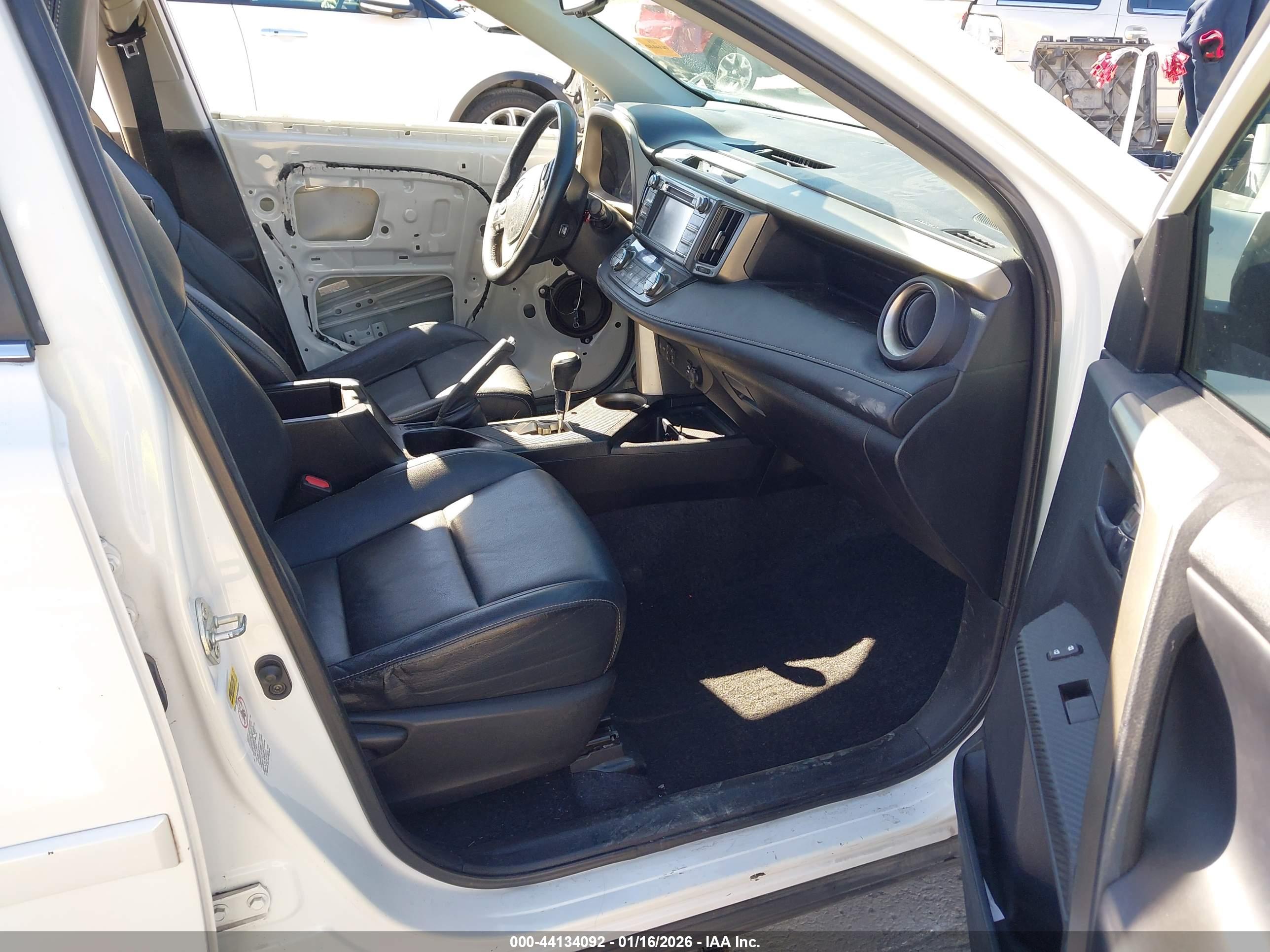 TOYOTA RAV4 image 5