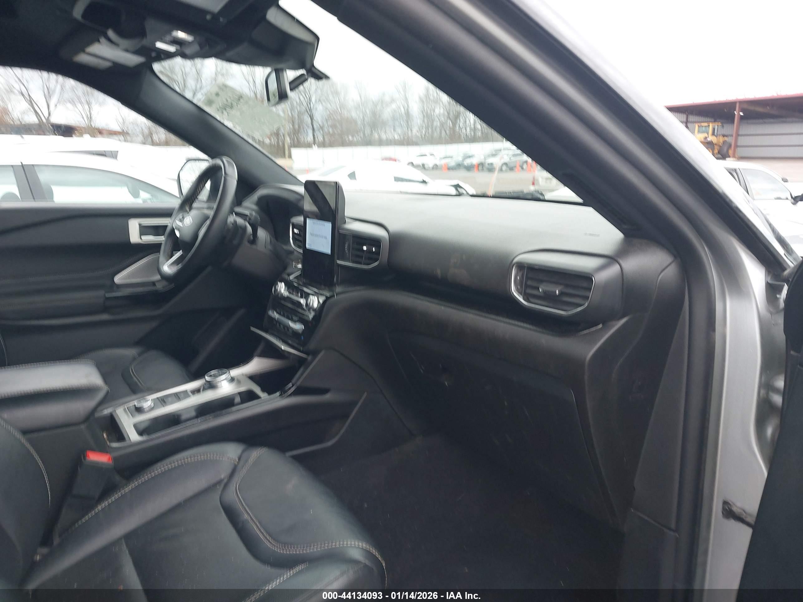FORD EXPLORER image 5