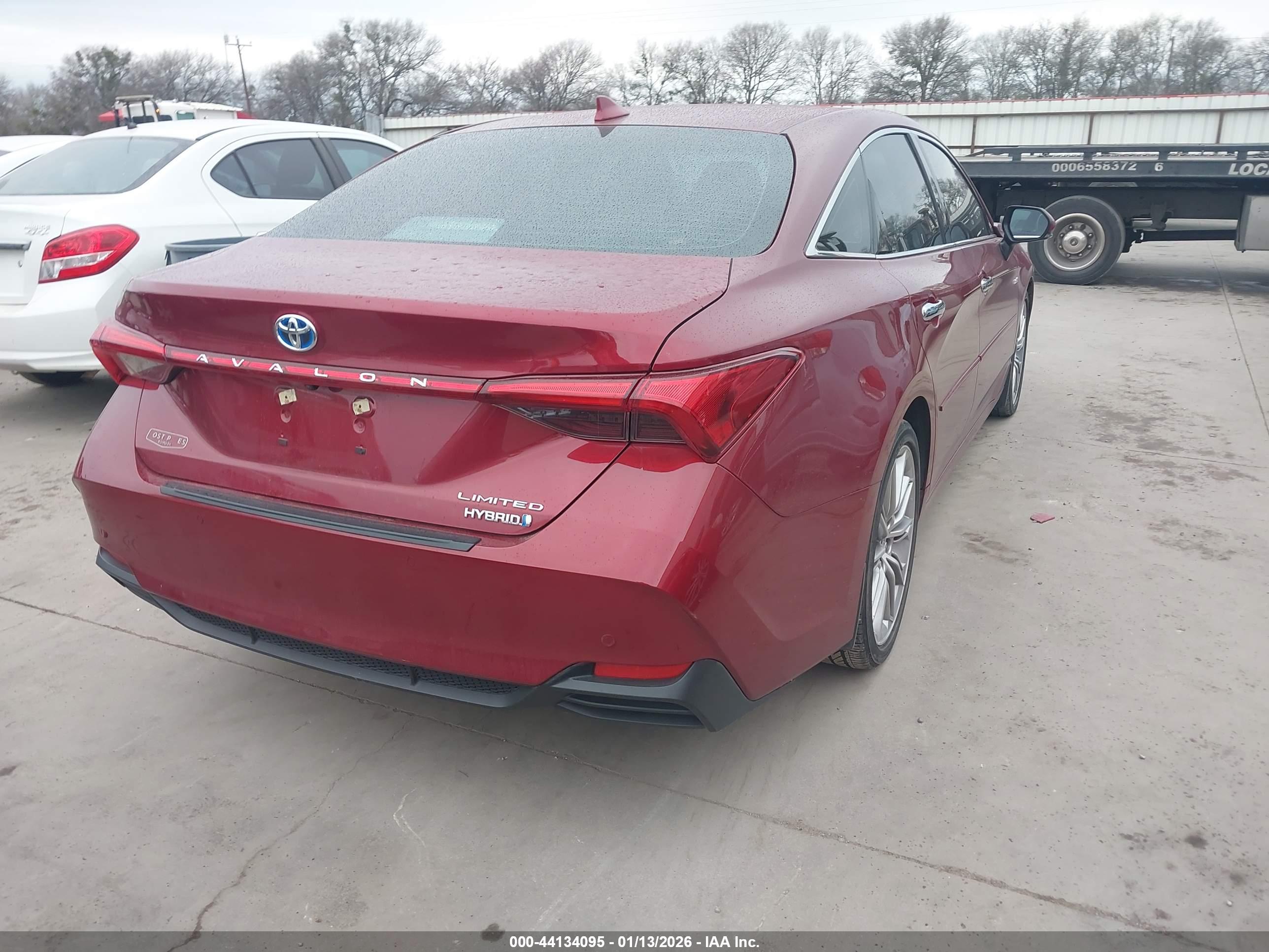 TOYOTA AVALON image 4