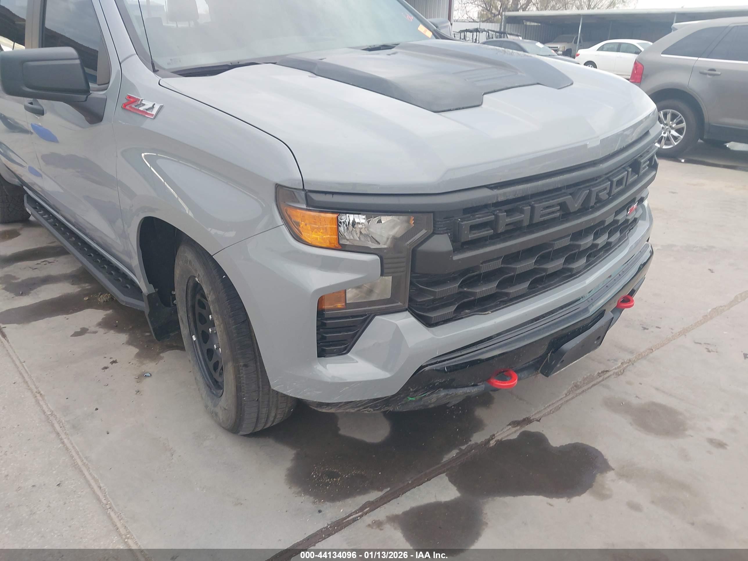 CHEVROLET SILVERADO image 6