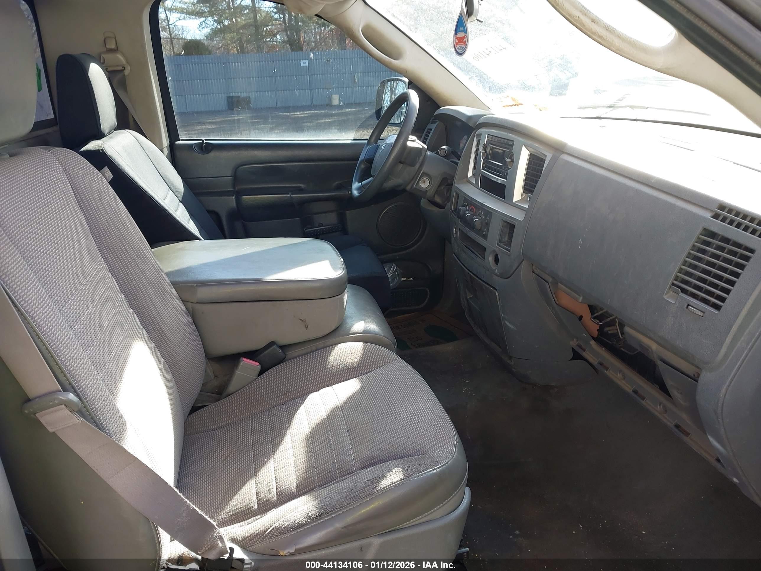 DODGE RAM image 5