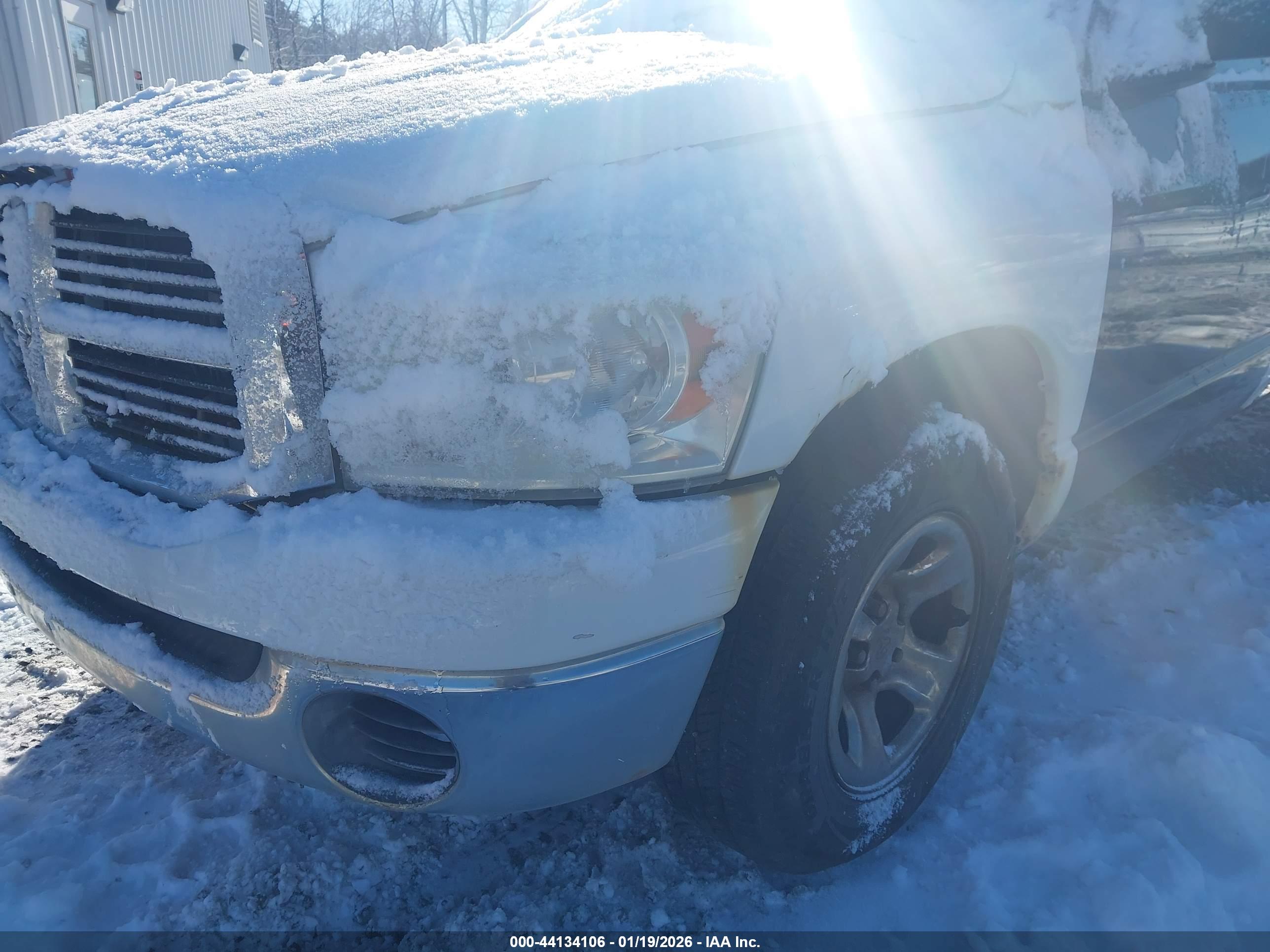 DODGE RAM image 6
