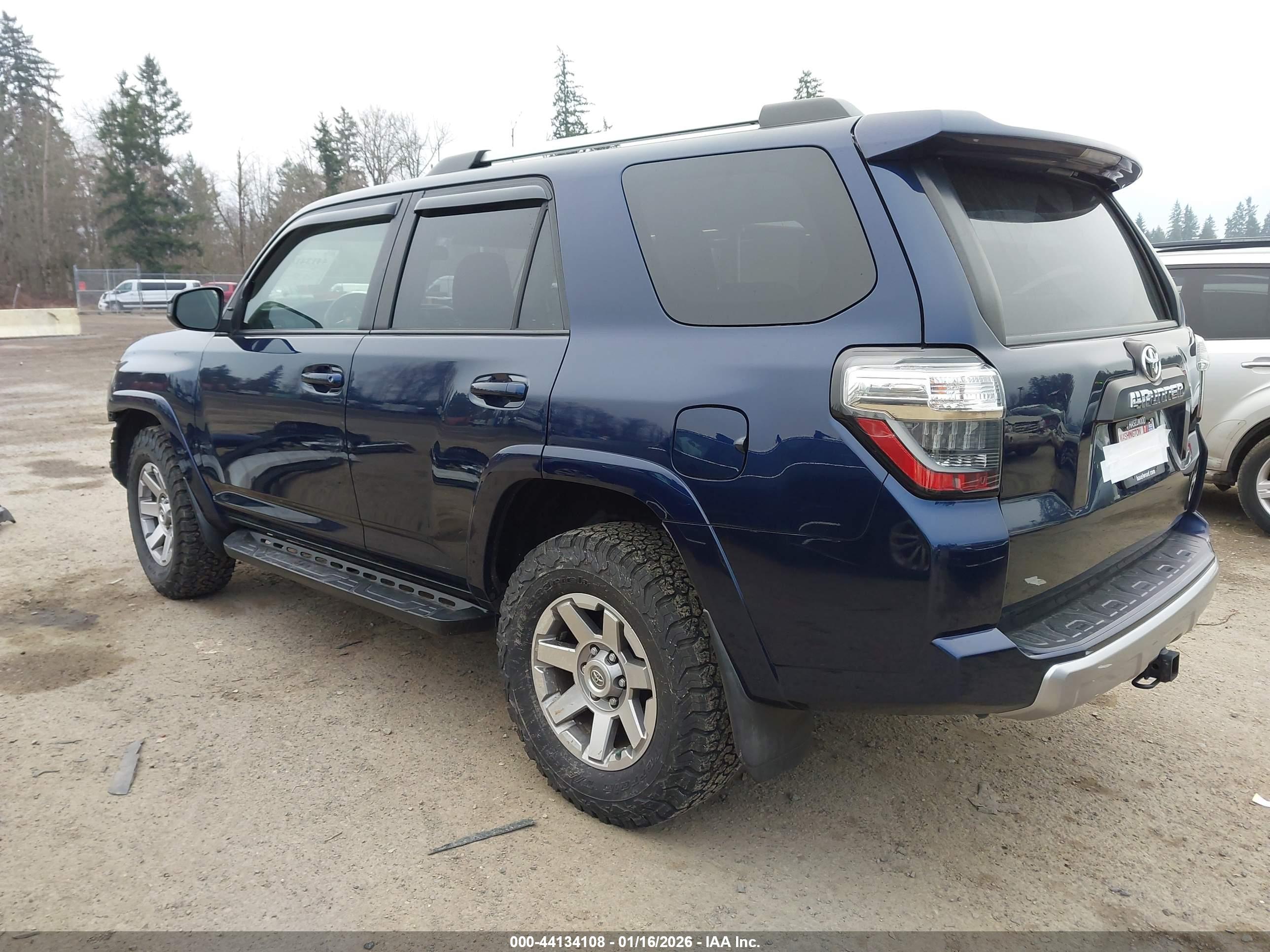 TOYOTA 4RUNNER image 3