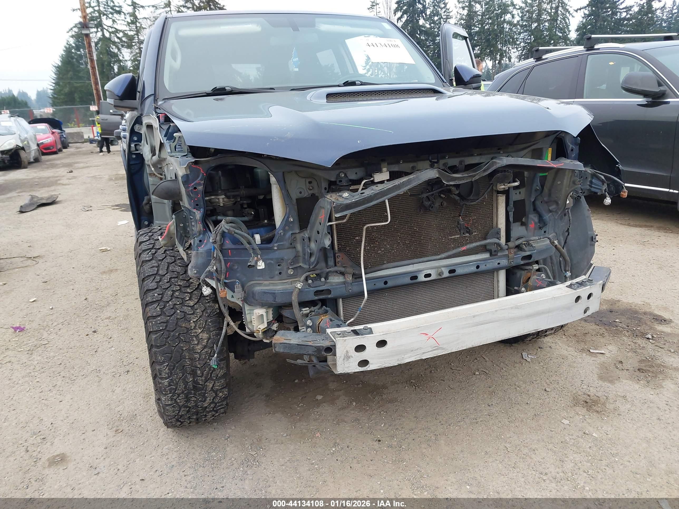 TOYOTA 4RUNNER image 6