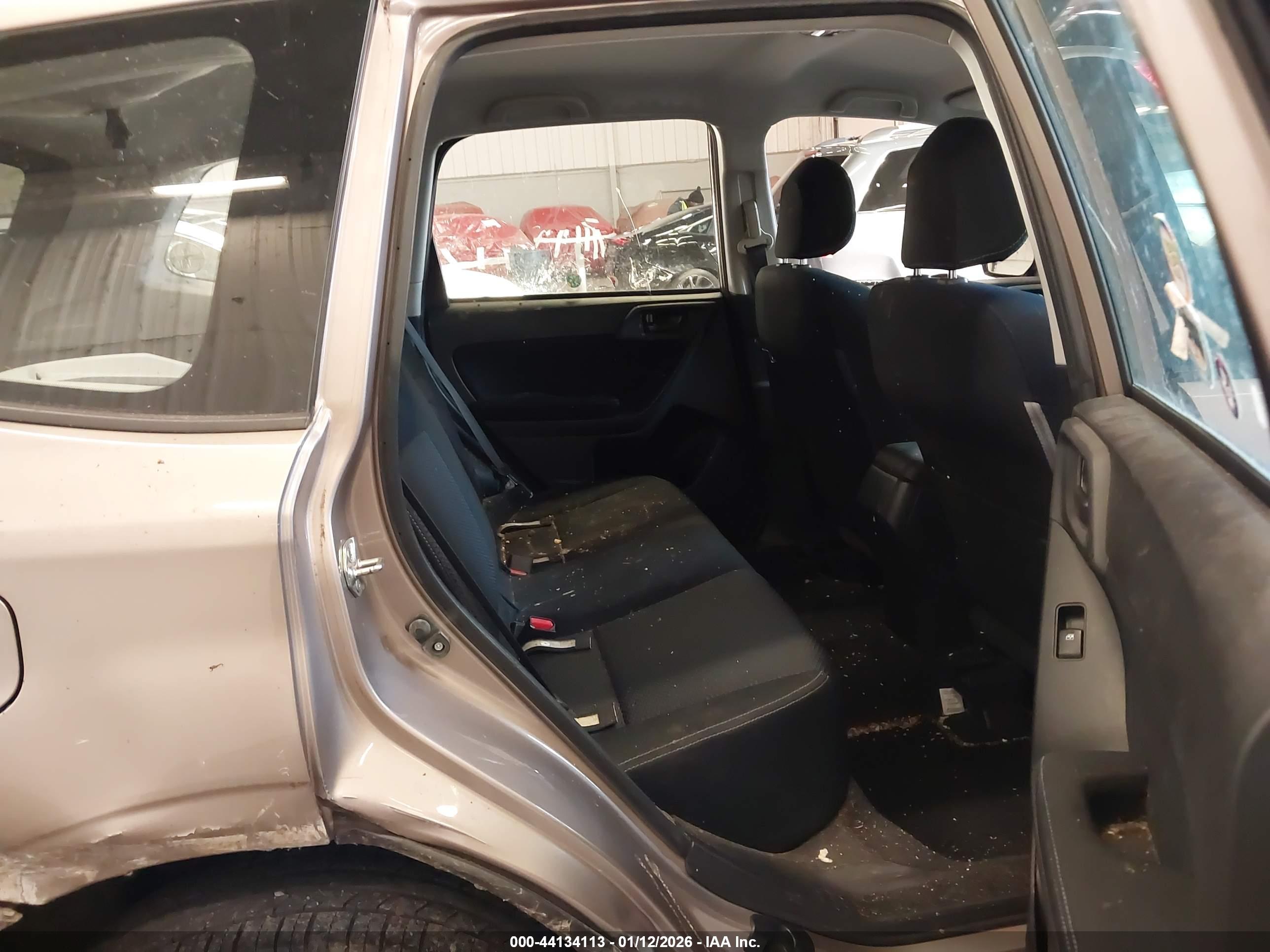SUBARU FORESTER image 8