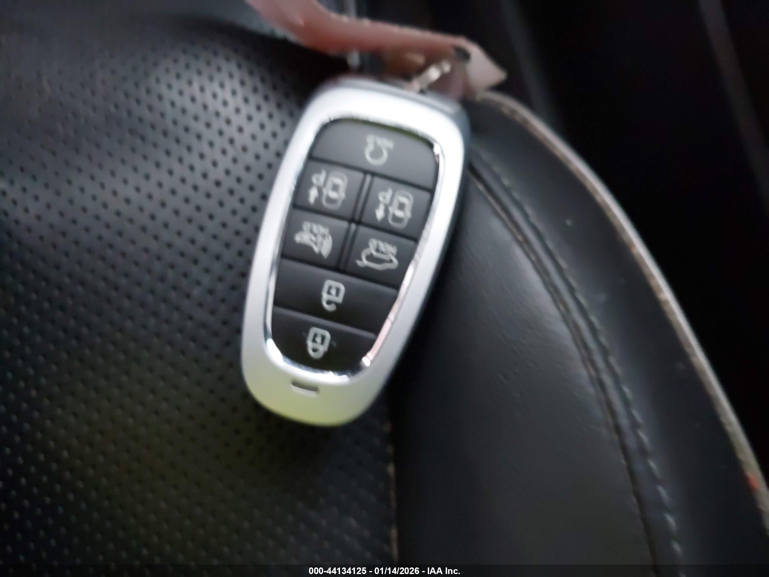 HYUNDAI SANTA image 11