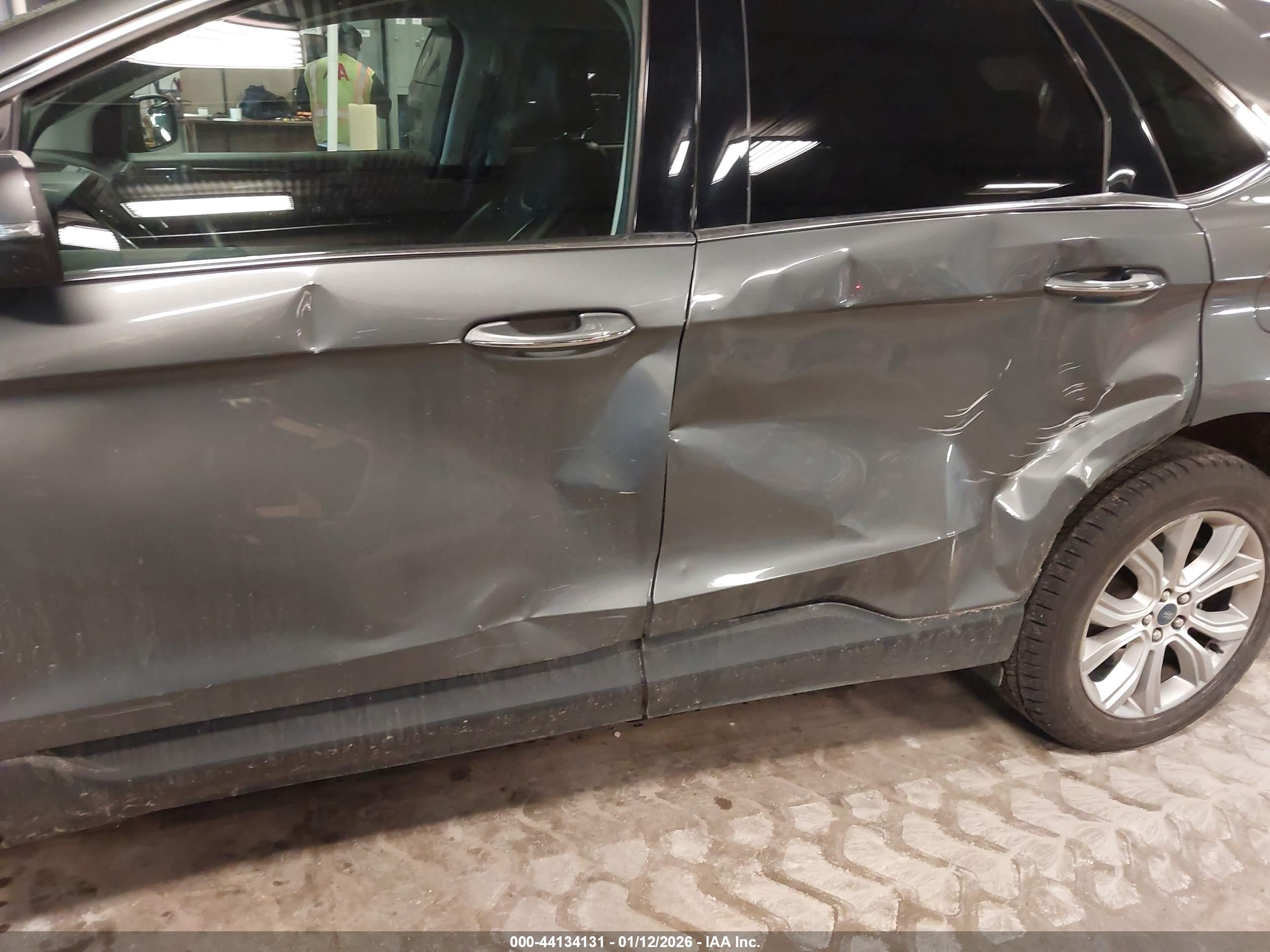 FORD EDGE image 6