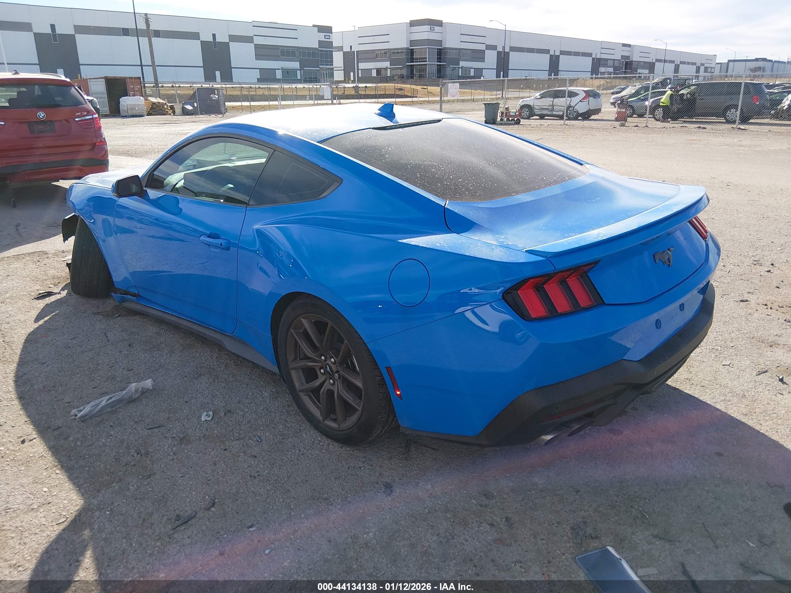 FORD MUSTANG image 3