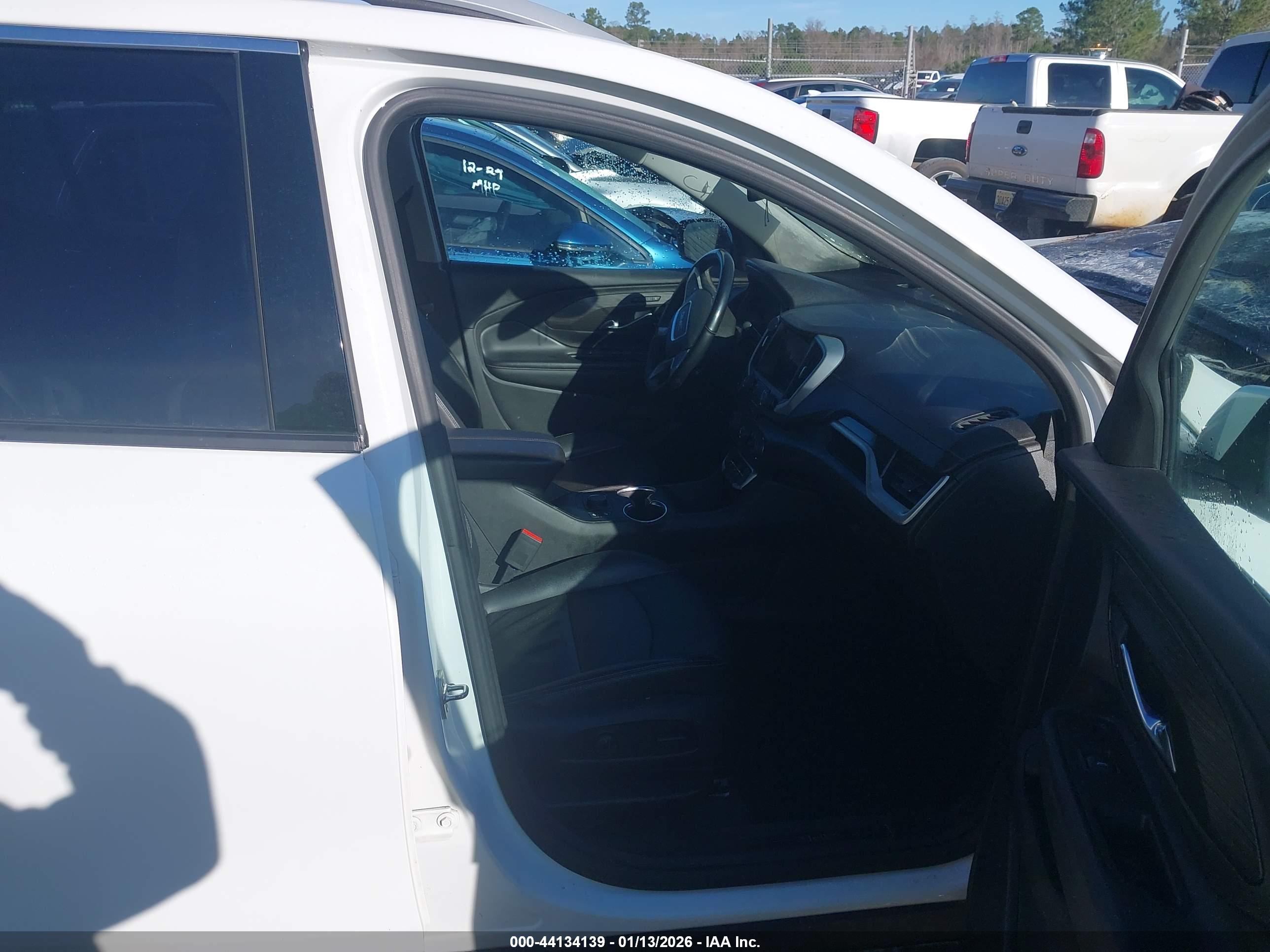 GMC TERRAIN image 5