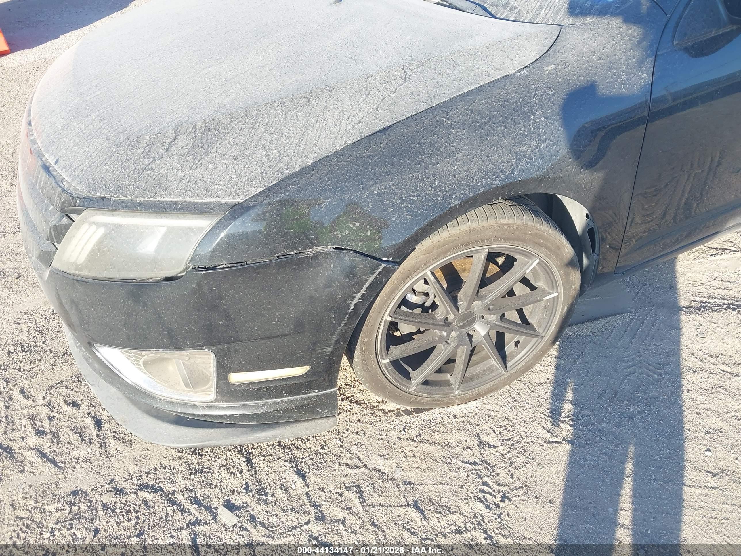 FORD FUSION image 6